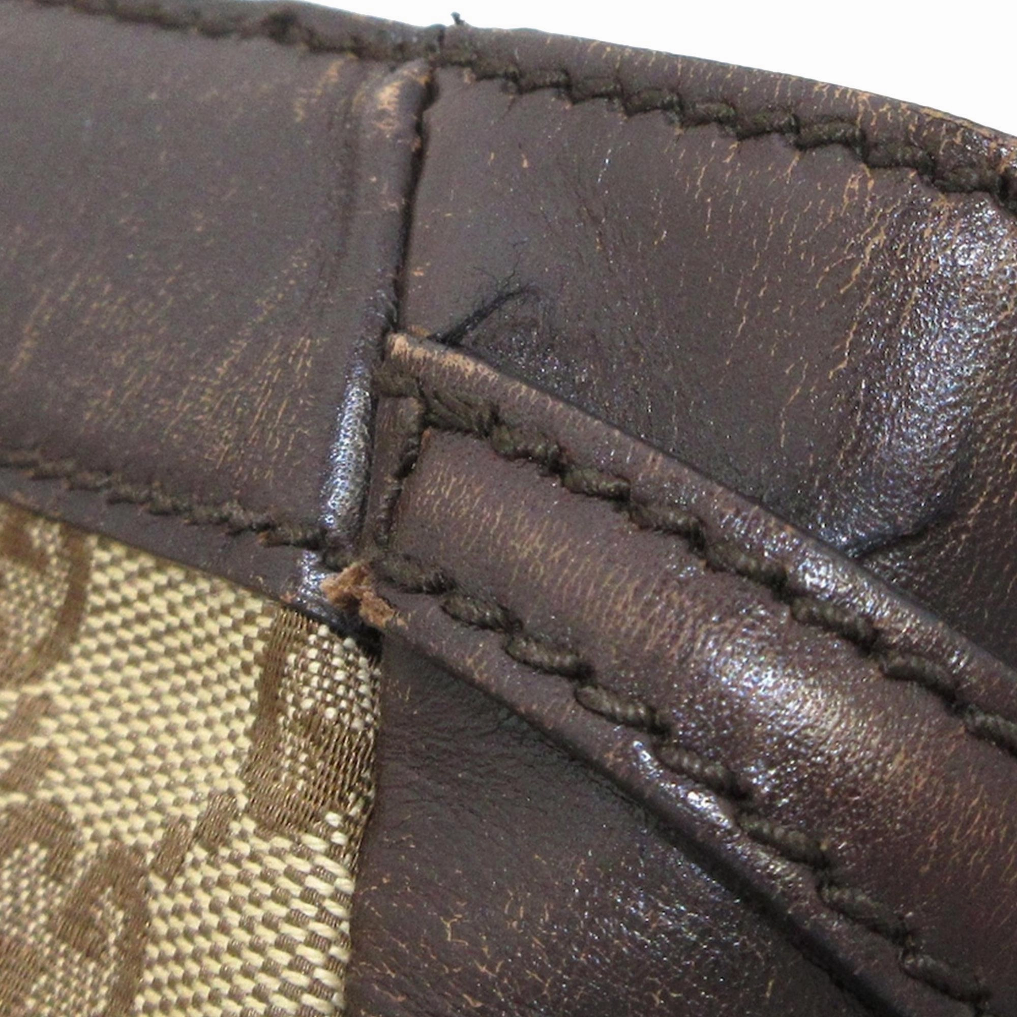 Gucci GG Canvas Crossbody (SHG-yLPVed)