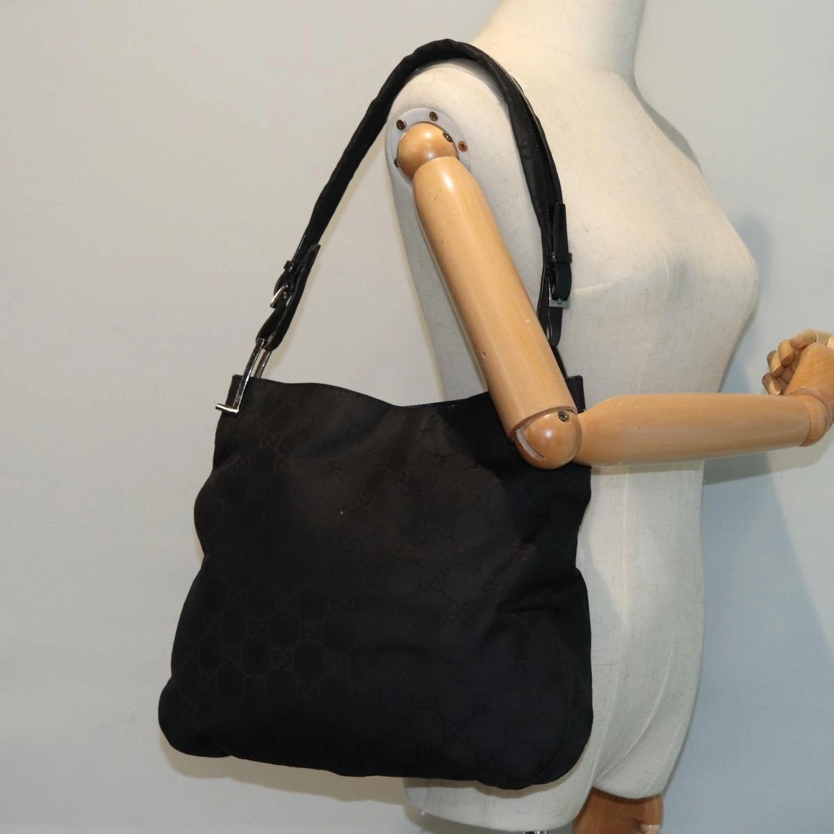 GUCCI GG Canvas Shoulder Bag Black 001 3166 1705  bs15620