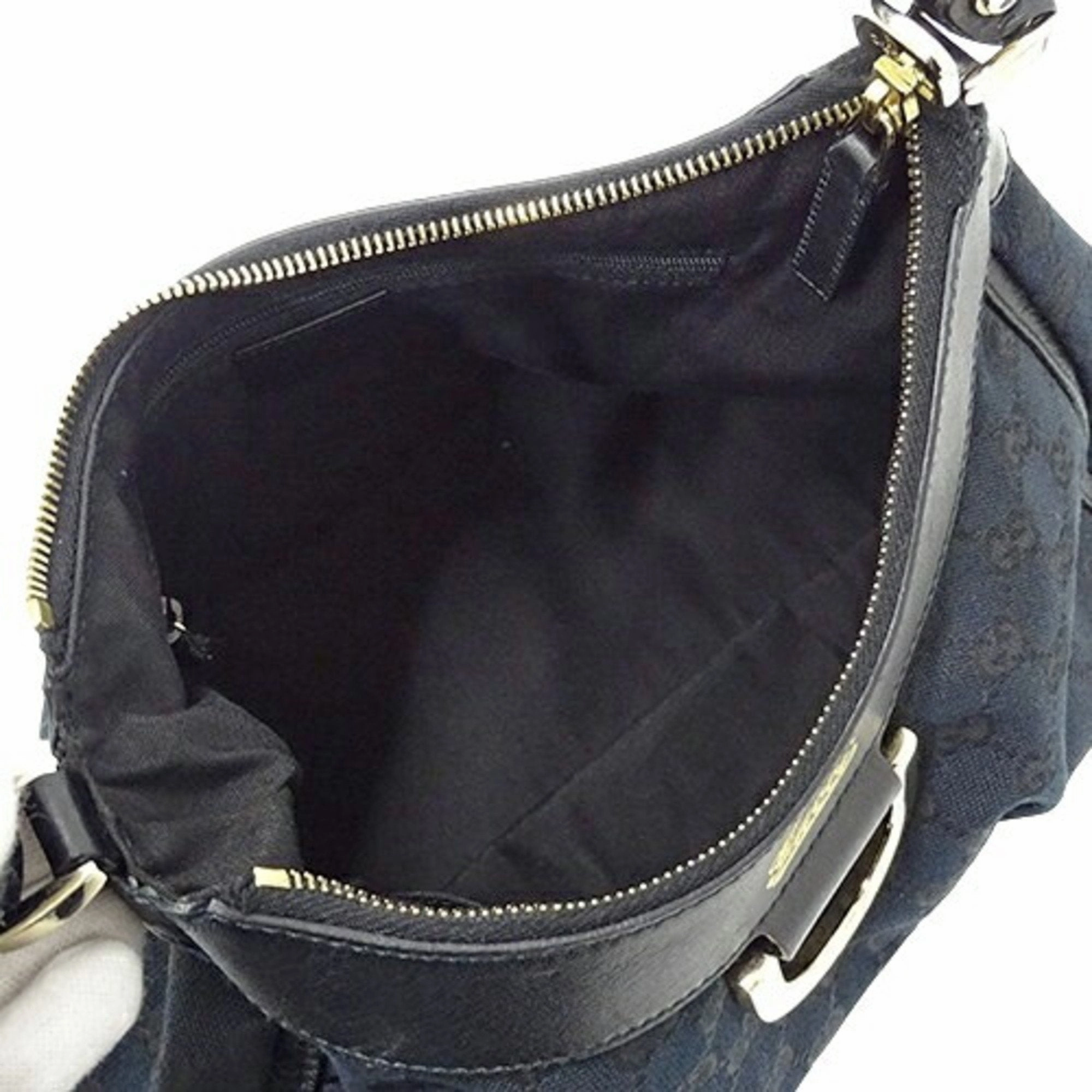 Gucci  Gg Canvas Shoulder Bag (Pre-Owned)