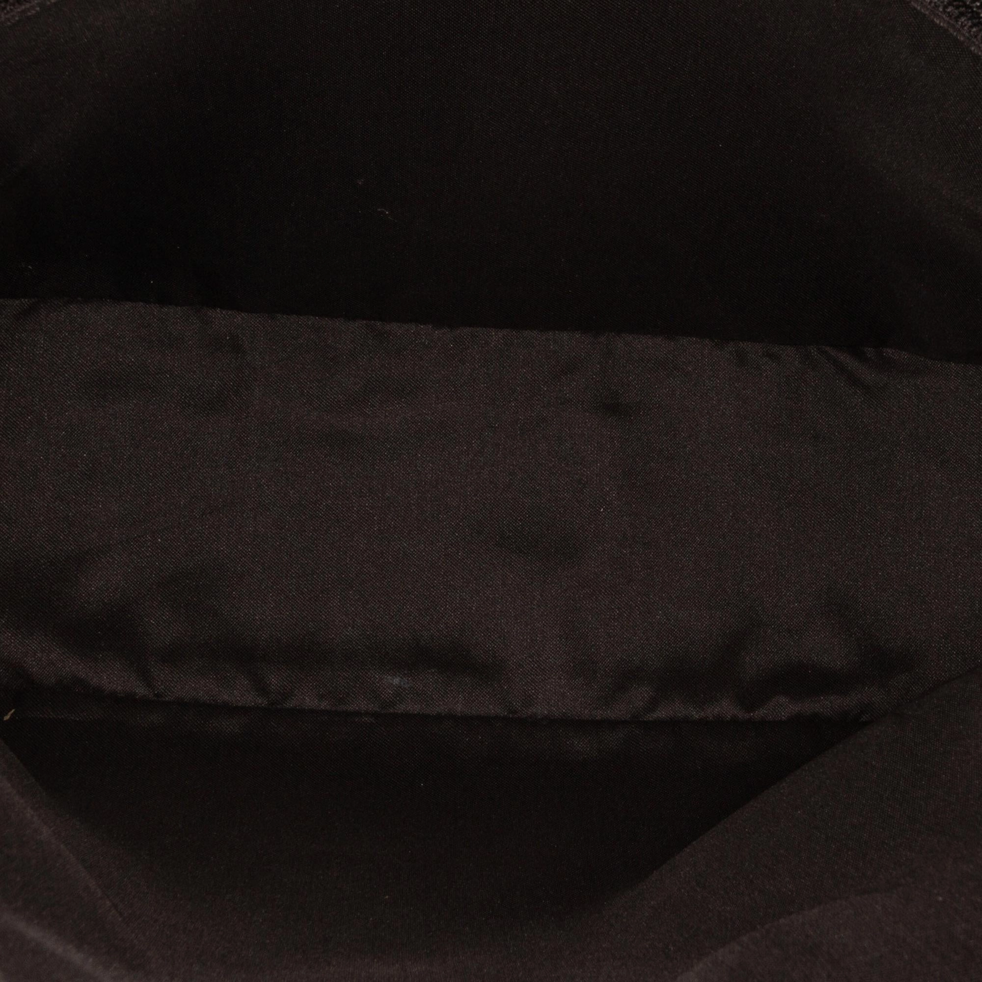 Gucci GG Canvas Shoulder Bag (SHG-AwkmcQ)