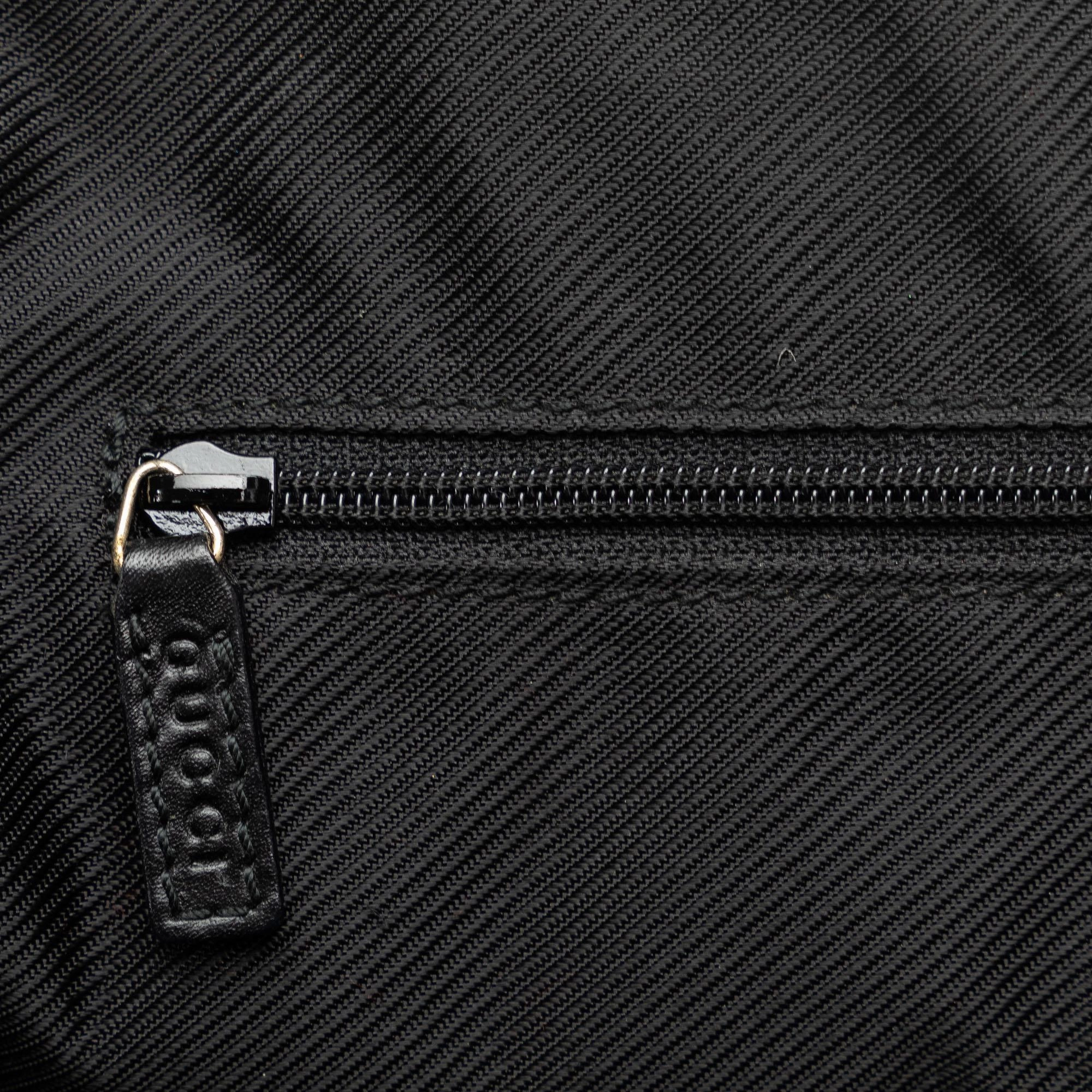 Gucci GG Canvas Shoulder Bag (SHG-MXqSuX)