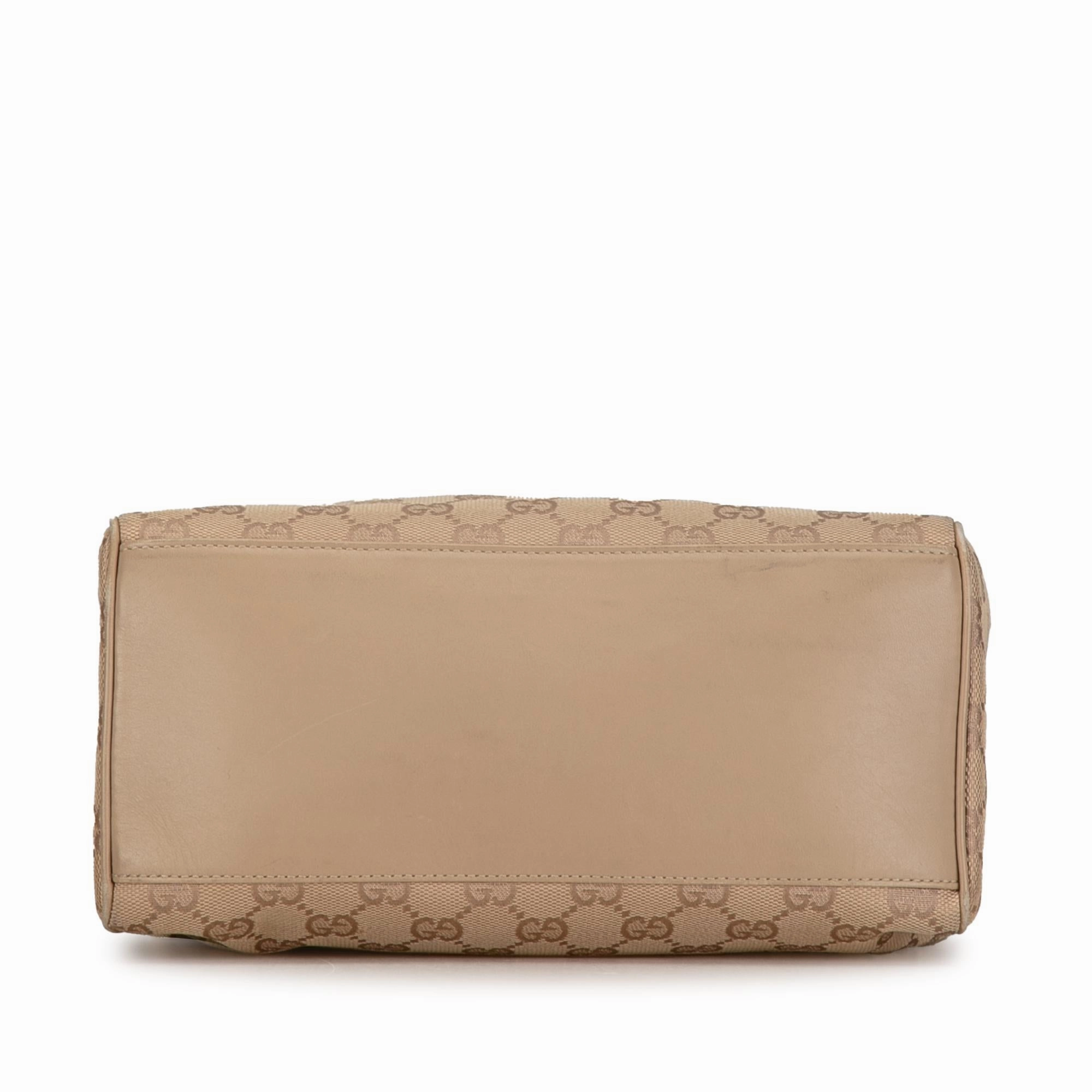 Gucci GG Canvas Shoulder Bag (SHG-pGVXwe)