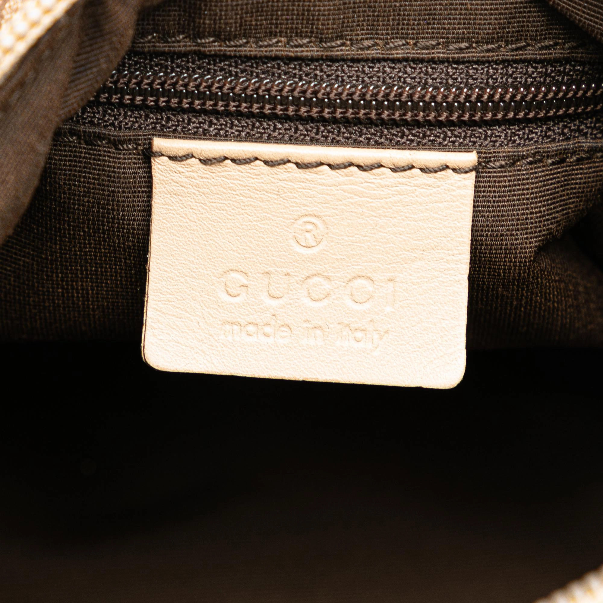 Gucci GG Canvas Shoulder Bag (SHG-pGVXwe)