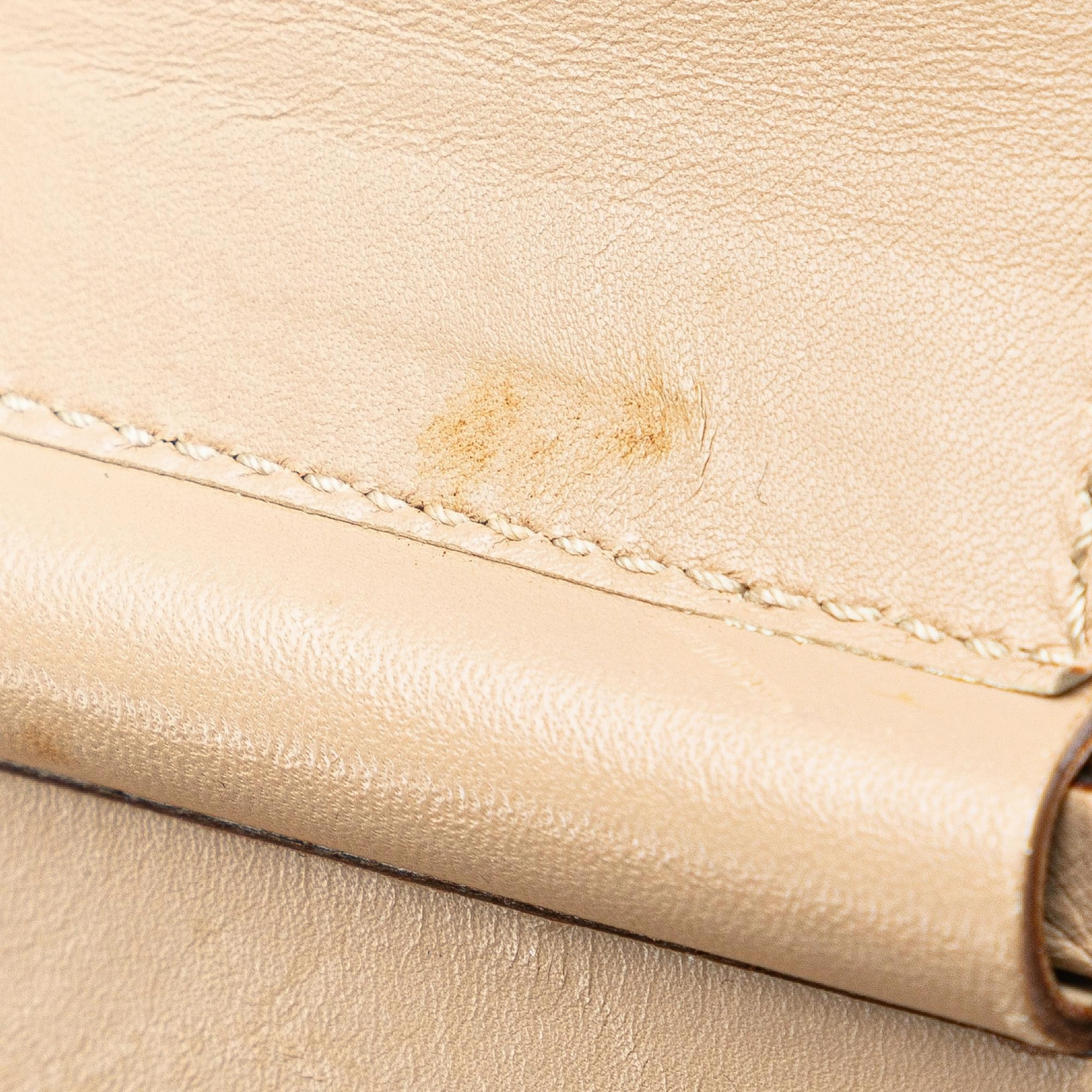 Gucci GG Canvas Shoulder Bag (SHG-pGVXwe)