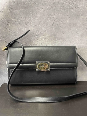 Gucci GG Logo Flap Shoulder Bag JY88688000 Black Leather
