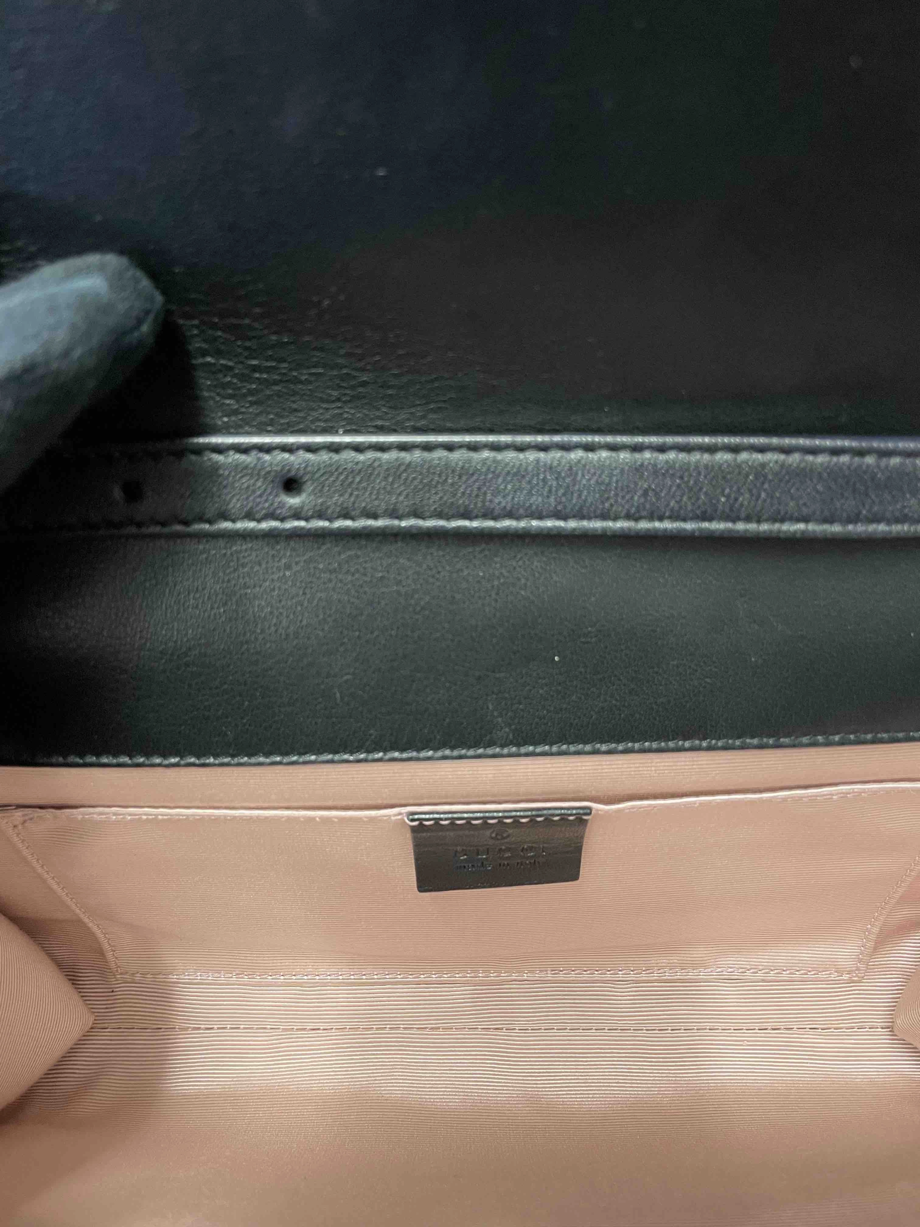 Gucci GG Logo Flap Shoulder Bag JY88688000 Black Leather