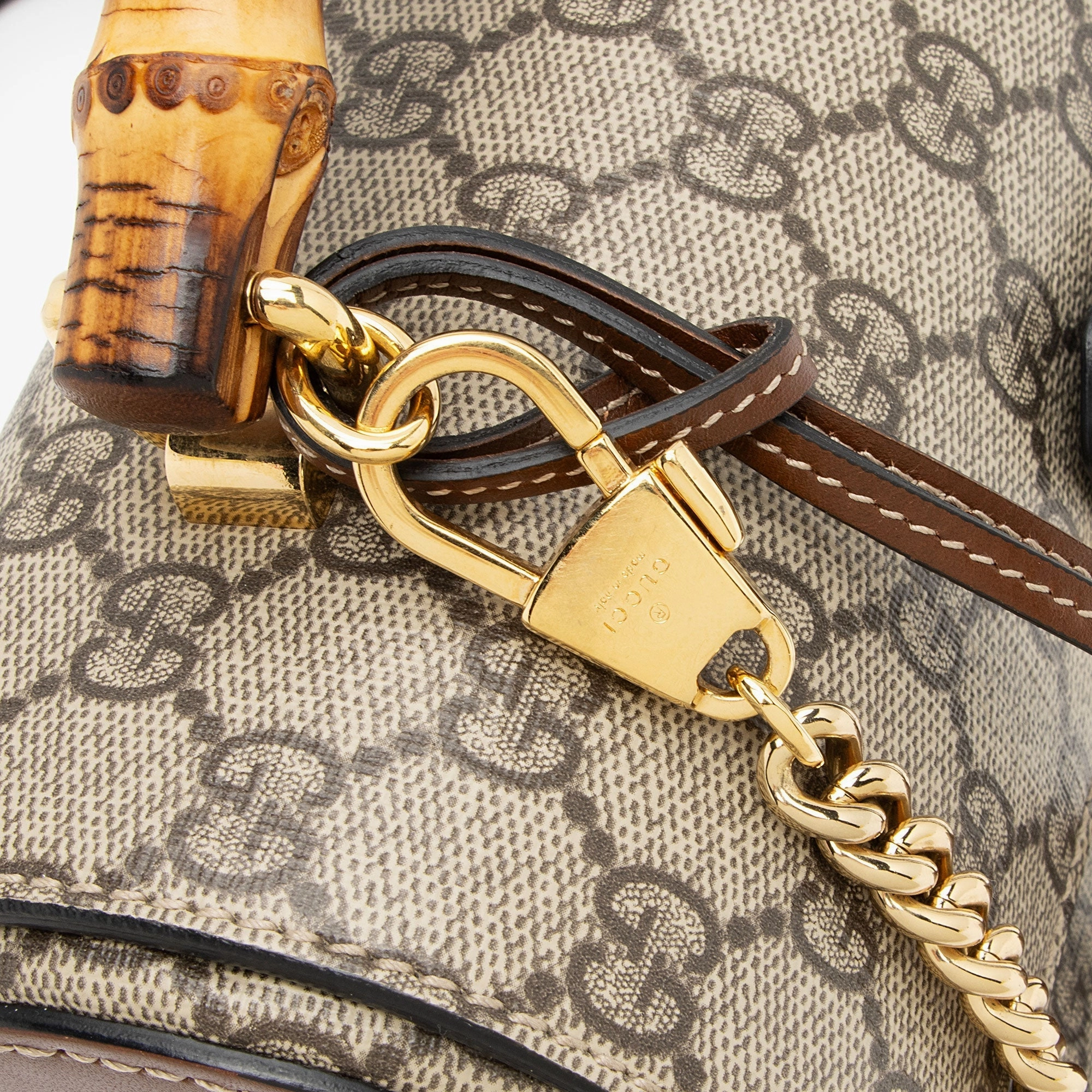 Gucci GG Supreme Bamboo Padlock Top Handle Shoulder Bag (SHF-Kwo5hy)