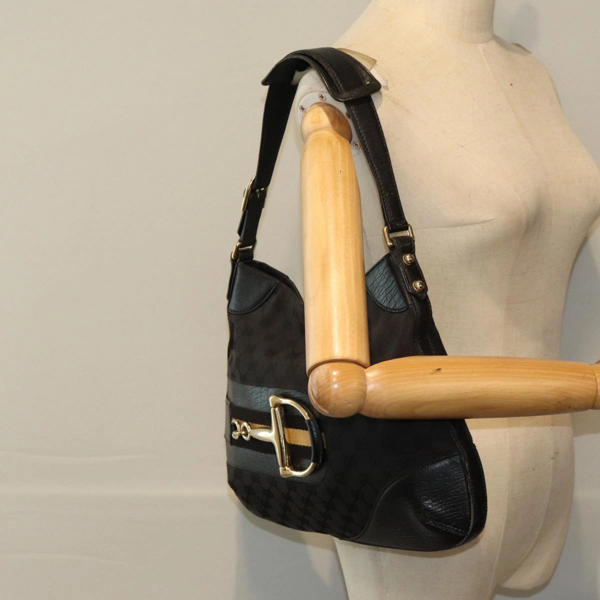 GUCCI GG Supreme Horsebit Shoulder Bag PVC Leather Black 137388  77823
