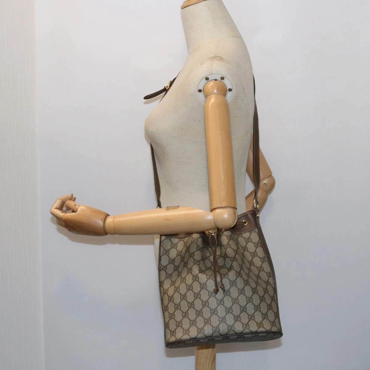 GUCCI GG Supreme Shoulder Bag PVC Leather Beige 001 115  57674