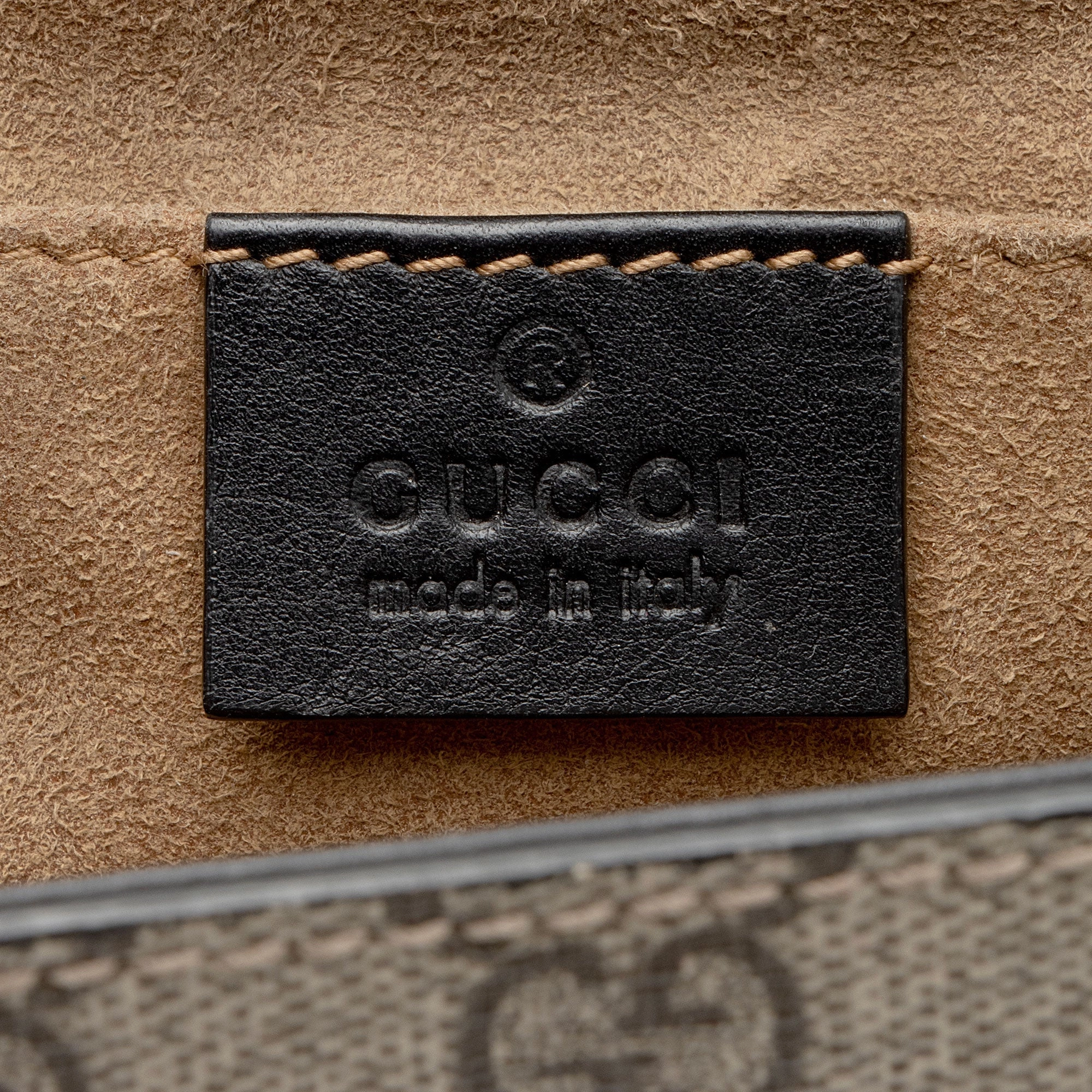 Gucci GG Supreme Small Padlock Shoulder Bag (SHF-vRdeyi)