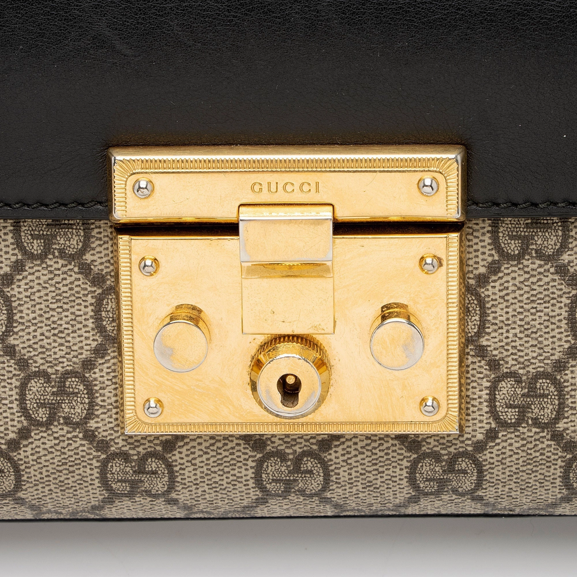 Gucci GG Supreme Small Padlock Shoulder Bag (SHF-vRdeyi)