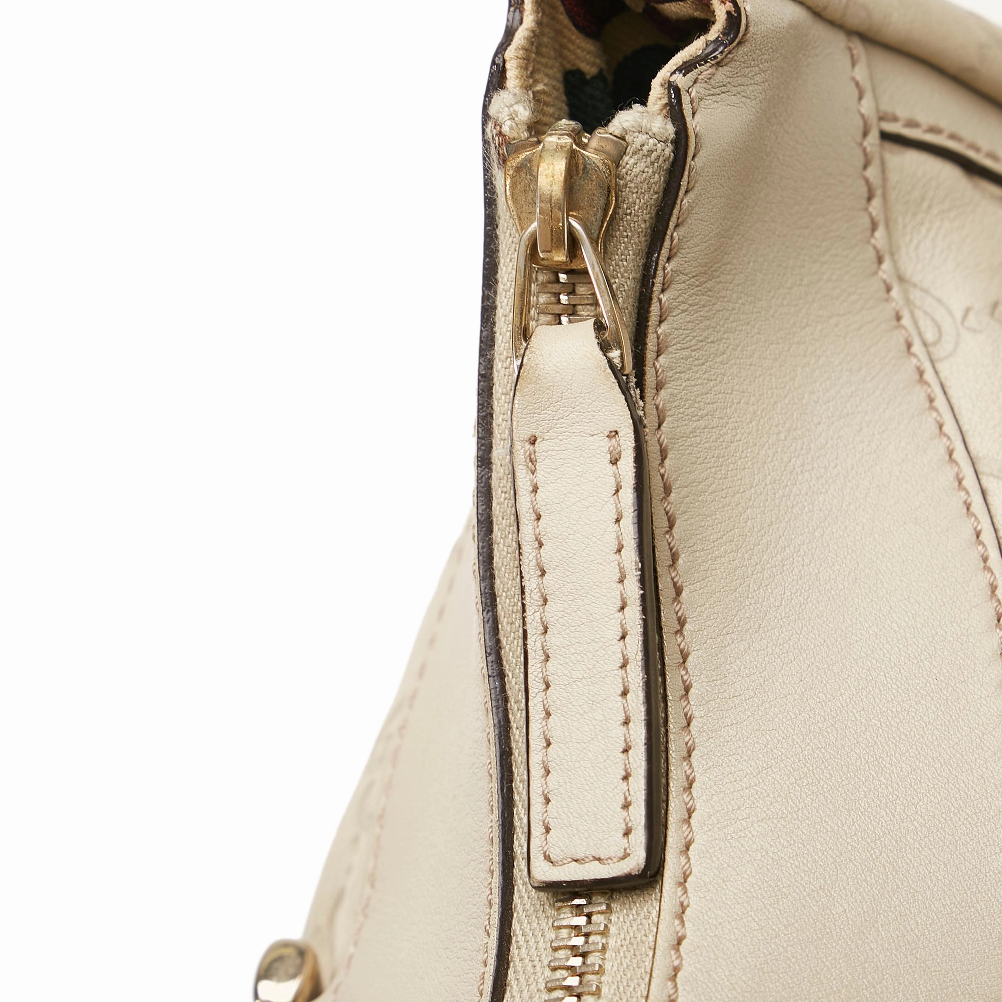 Gucci Guccissima Abbey D-Ring Shoulder Bag (SHG-gmYwbd)
