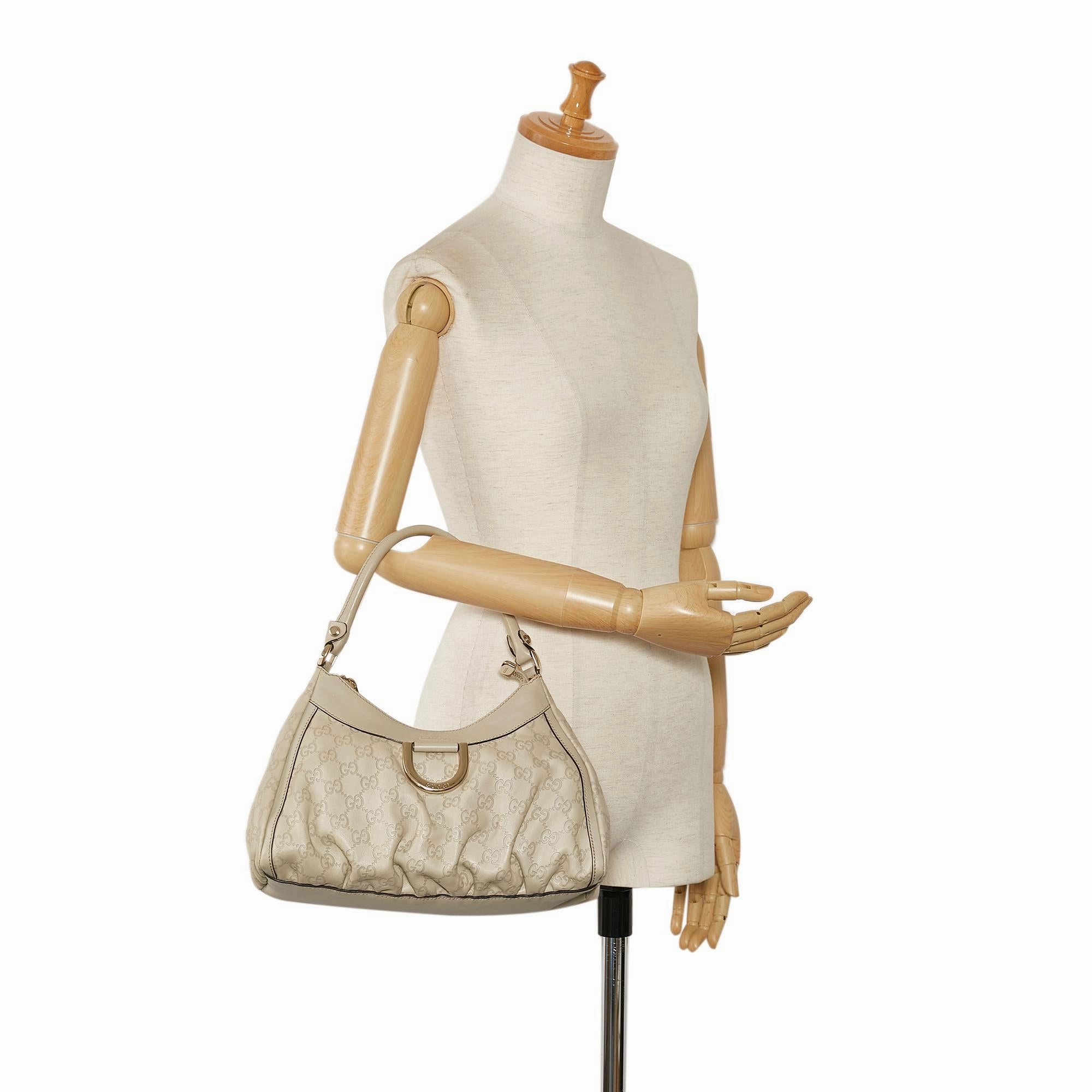 Gucci Guccissima Abbey D-Ring Shoulder Bag (SHG-gmYwbd)