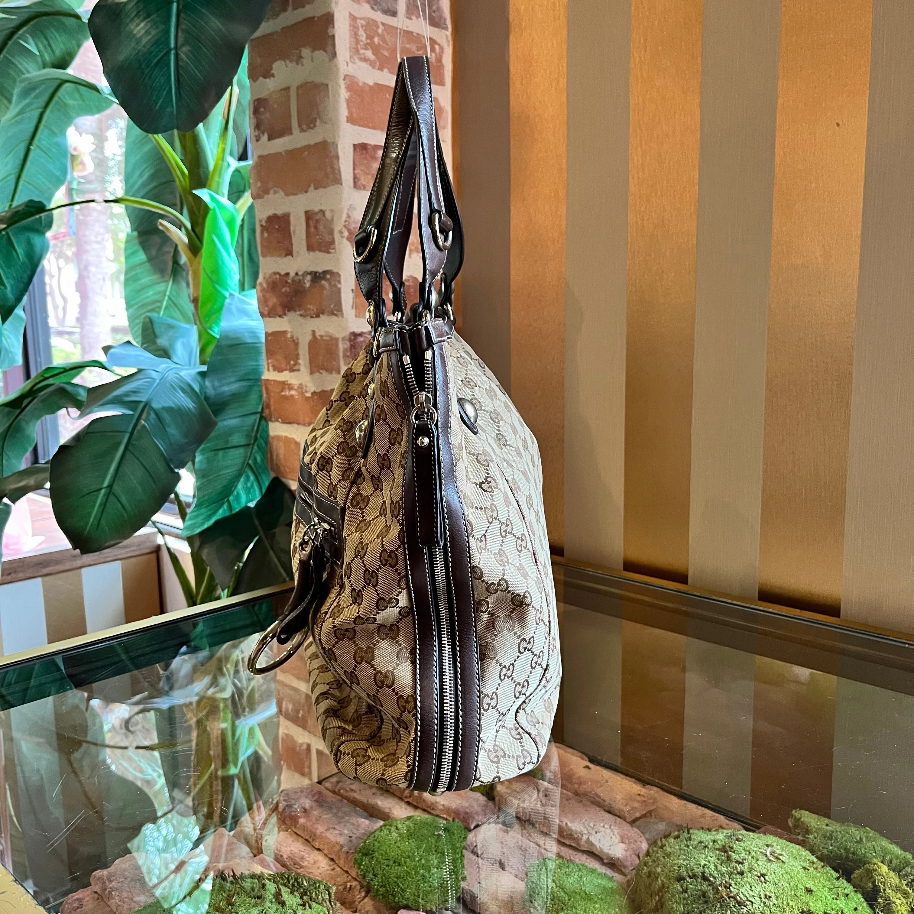 GUCCI Icon Bit GG Canvas Shoulder Bag