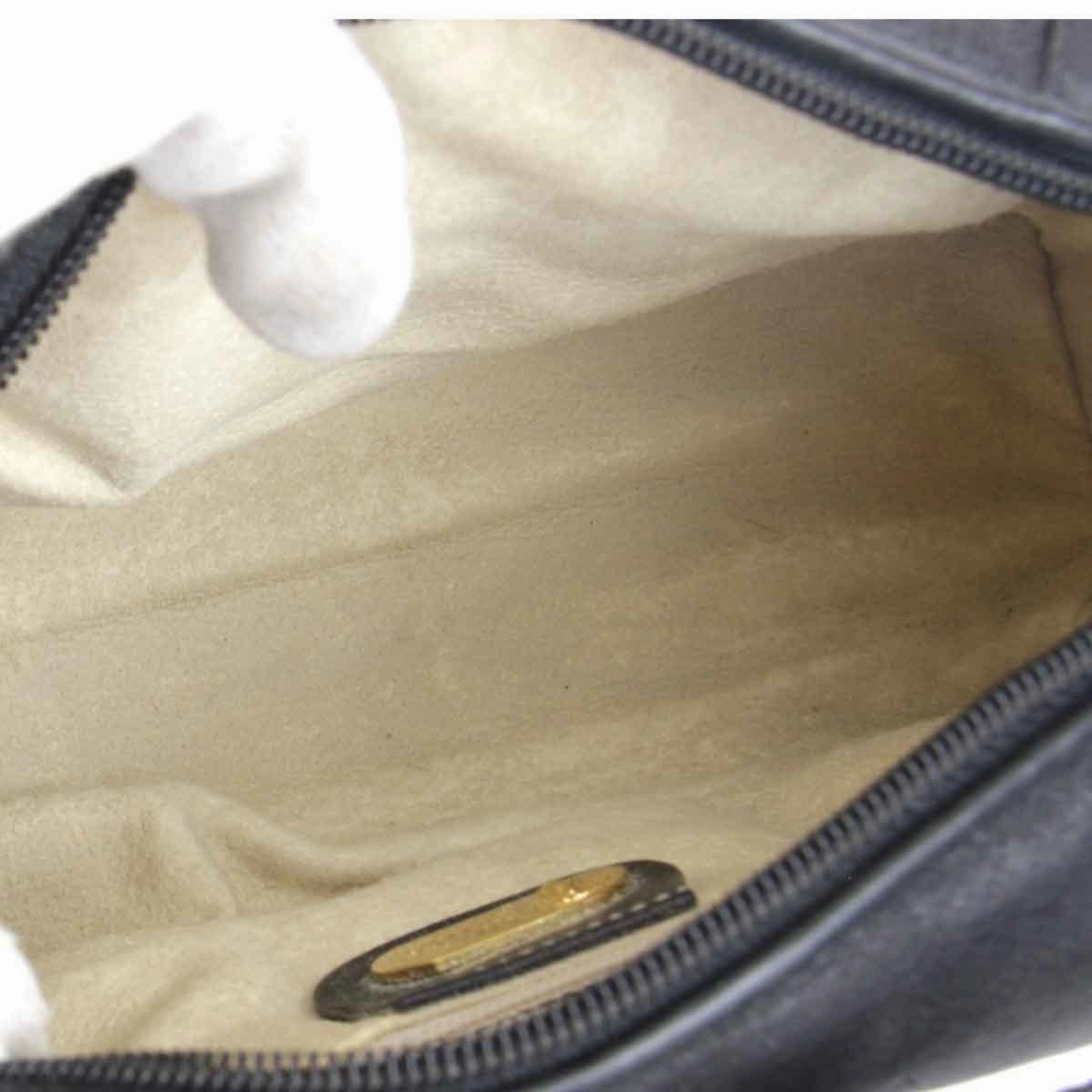 Gucci Interlocking G  Leather Shoulder Bag ()