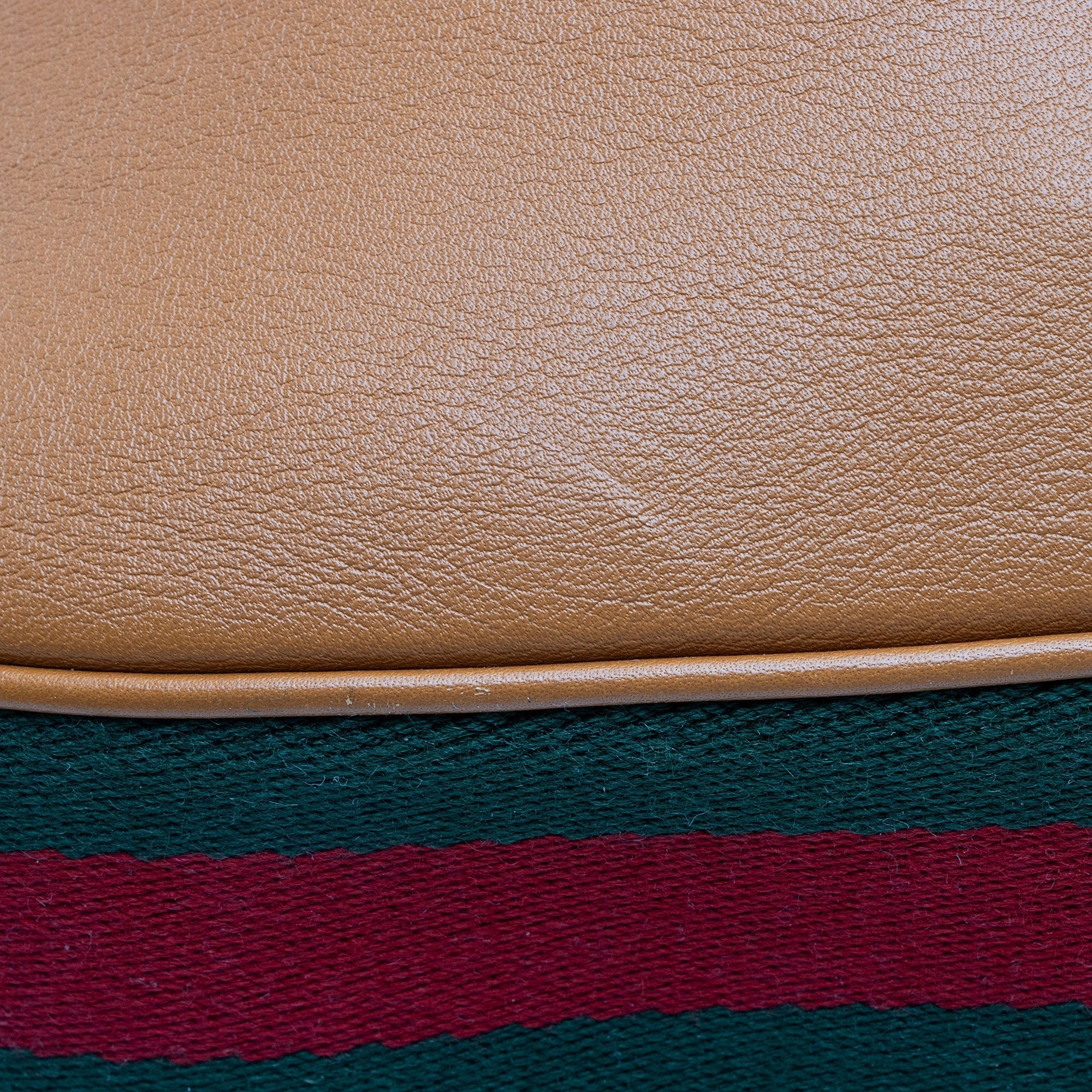 Gucci Leather Attache Medium Shoulder Bag (SHF-PEEvxe)