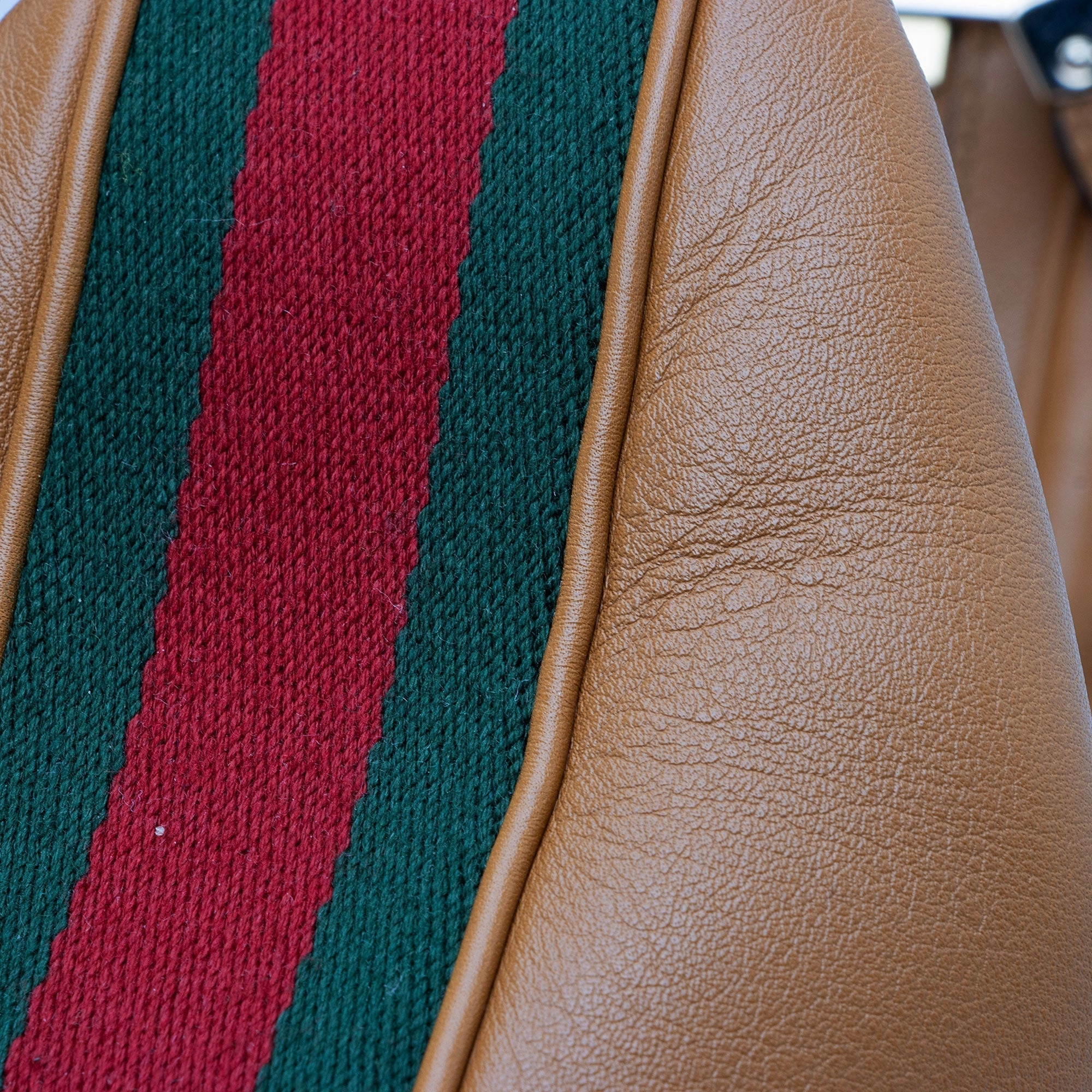 Gucci Leather Attache Medium Shoulder Bag (SHF-PEEvxe)