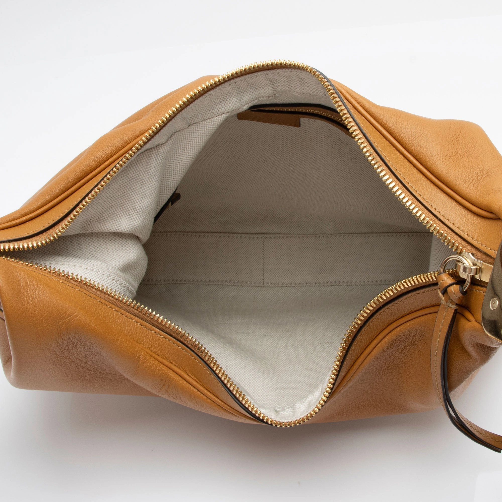 Gucci Leather Attache Medium Shoulder Bag (SHF-PEEvxe)