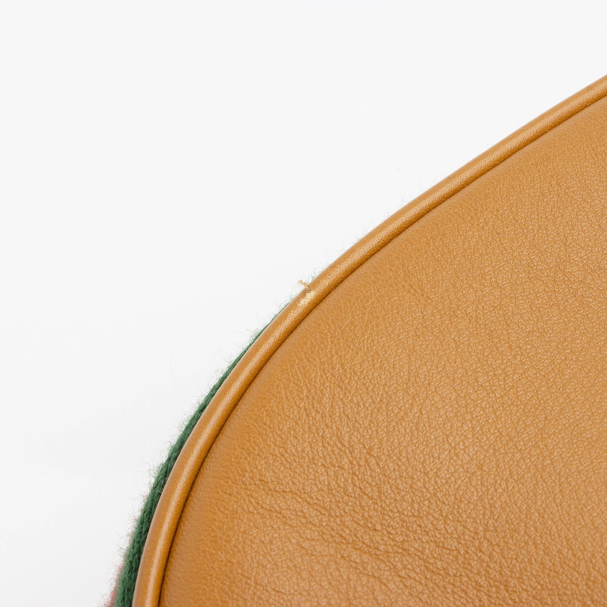 Gucci Leather Attache Medium Shoulder Bag (SHF-PEEvxe)