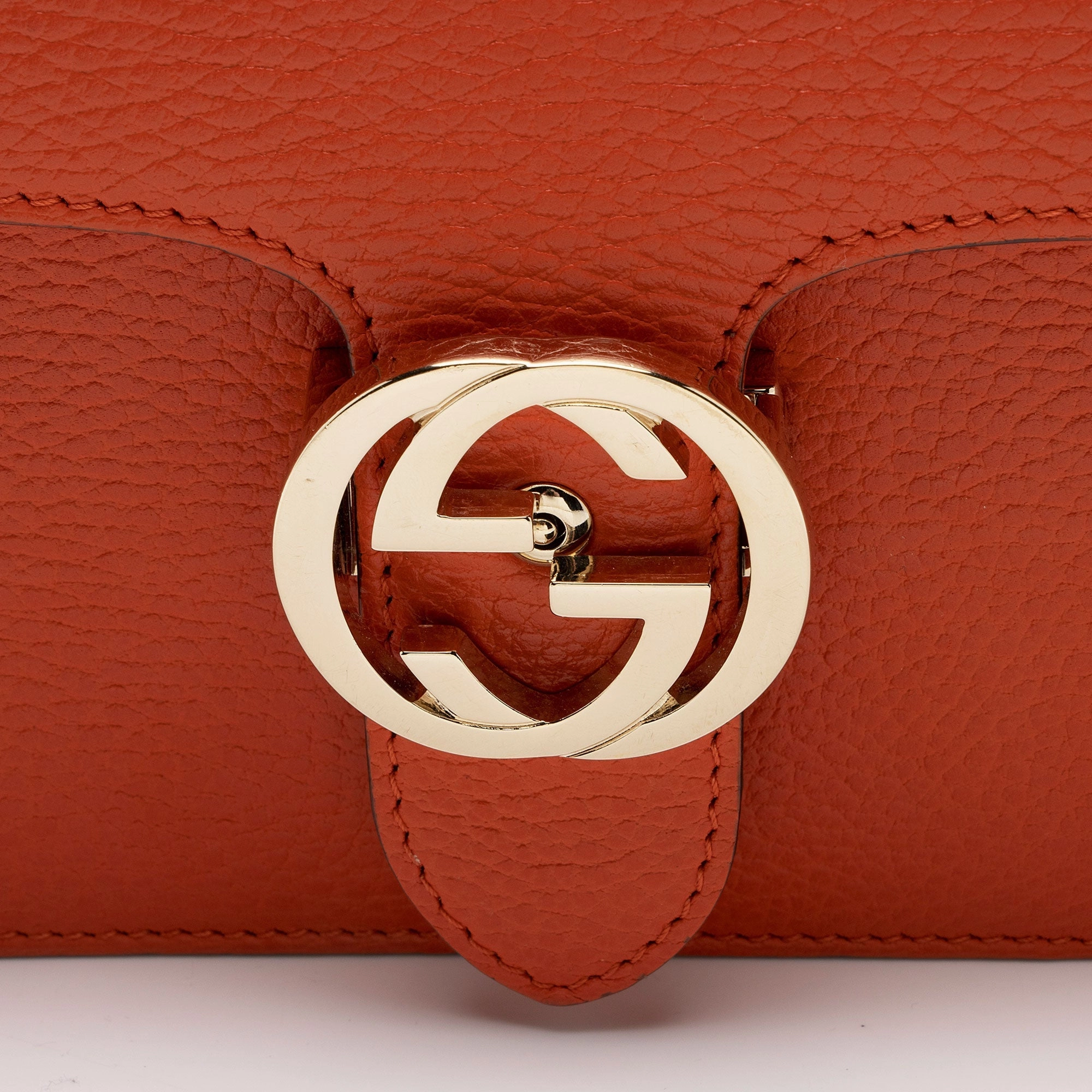 Gucci Leather Interlocking G Medium Shoulder Bag (SHF-CvvGnm)