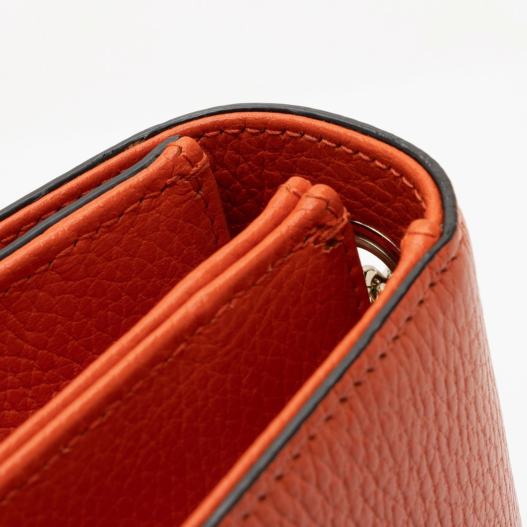 Gucci Leather Interlocking G Medium Shoulder Bag (SHF-CvvGnm)