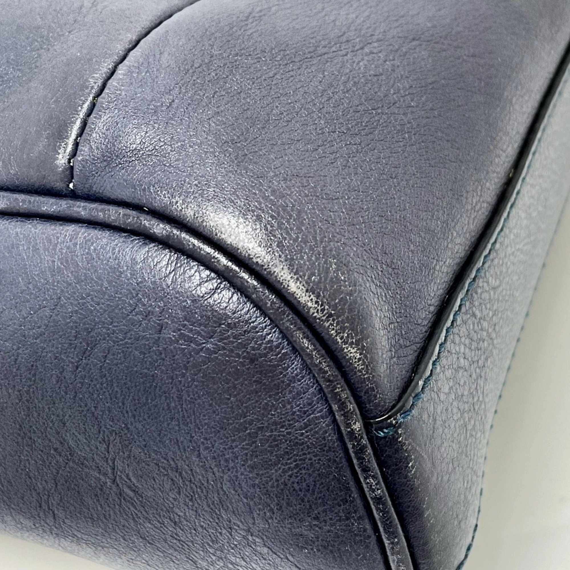 Gucci  Leather Shoulder Bag (Pre-Owned)