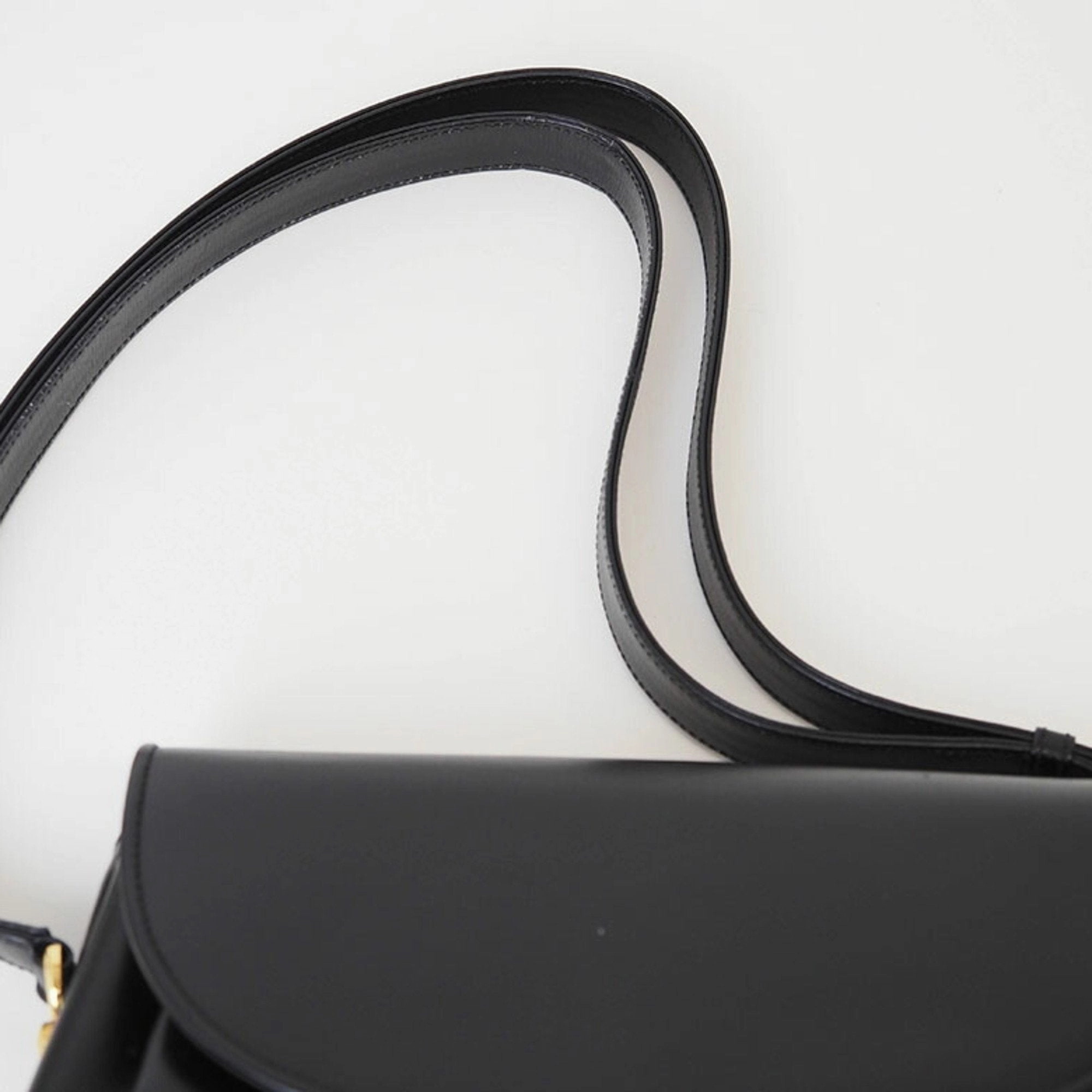 Gucci  Leather Shoulder Bag (Pre-Owned)