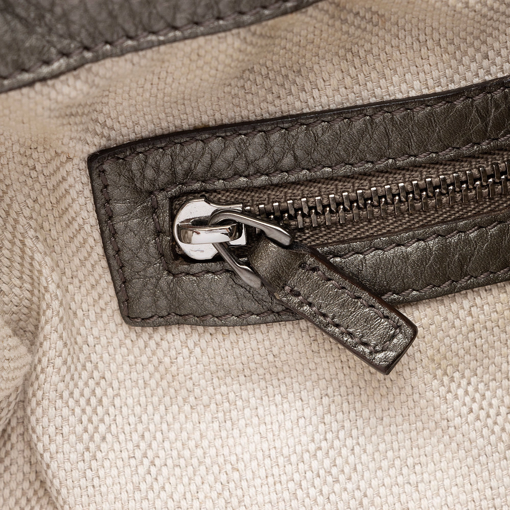 Gucci Metallic Leather Soho Medium Shoulder Bag (SHF-eR0hvp)