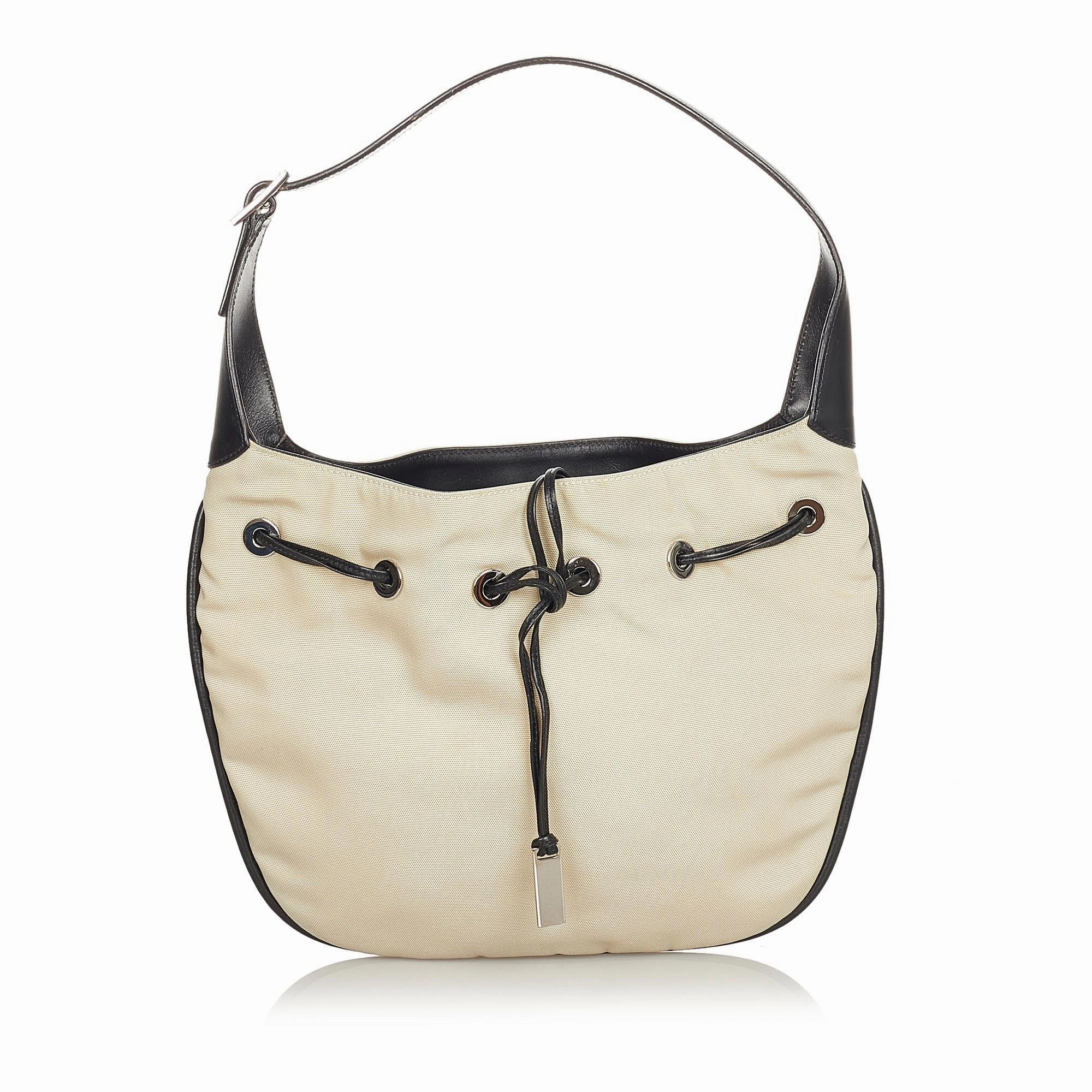 Gucci Nylon Drawstring Shoulder Bag (SHG-31853)
