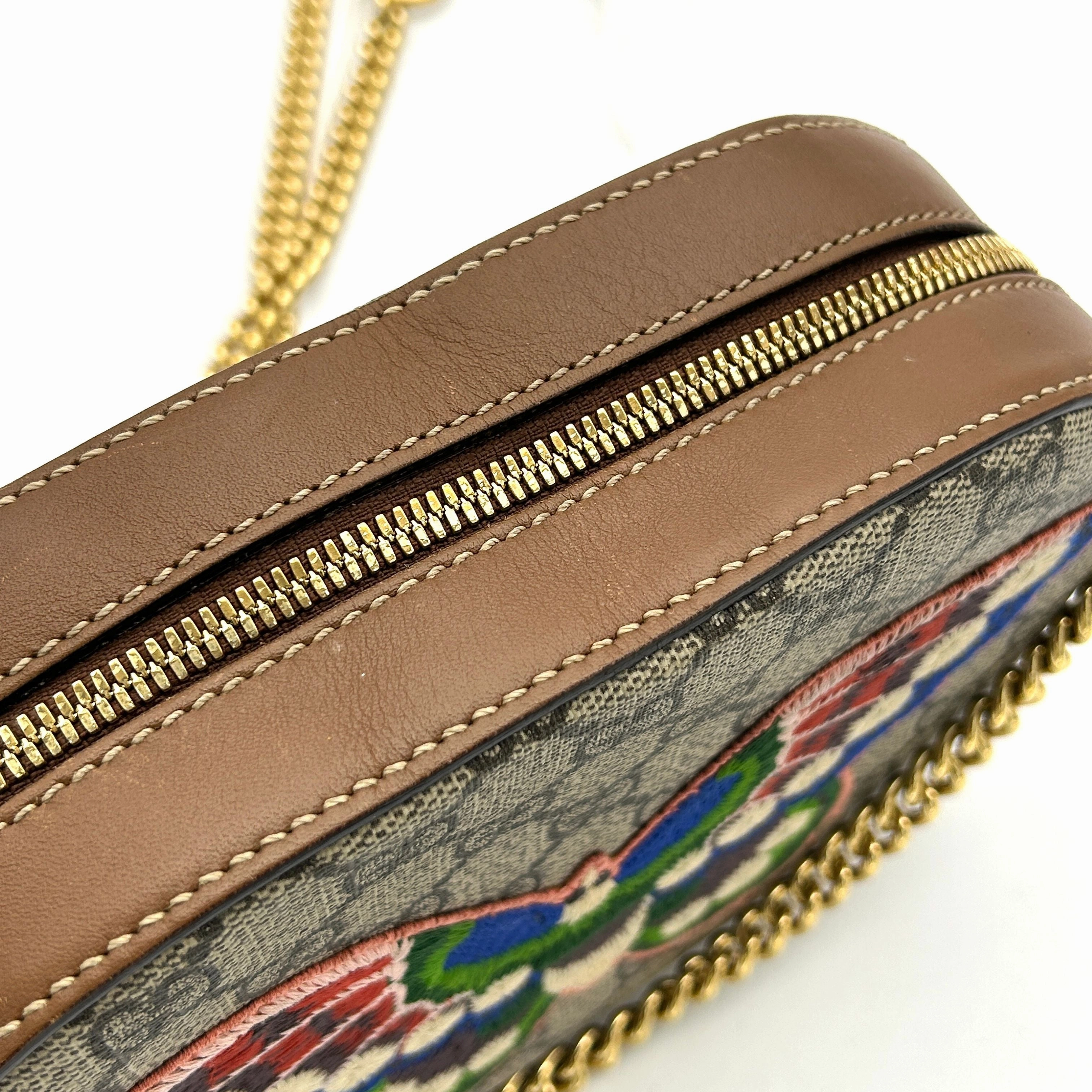 Gucci Pre- 2000-2015 GG Supreme Butterfly Embroidered Camera Crossbody Bag | Brown LA31300