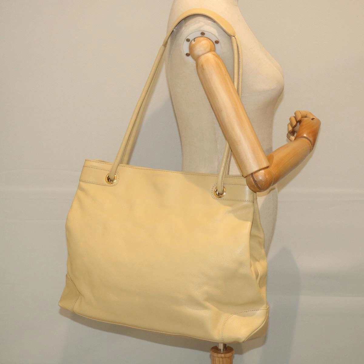 GUCCI Shoulder Bag Leather Beige 002 3754 0301  fm2883