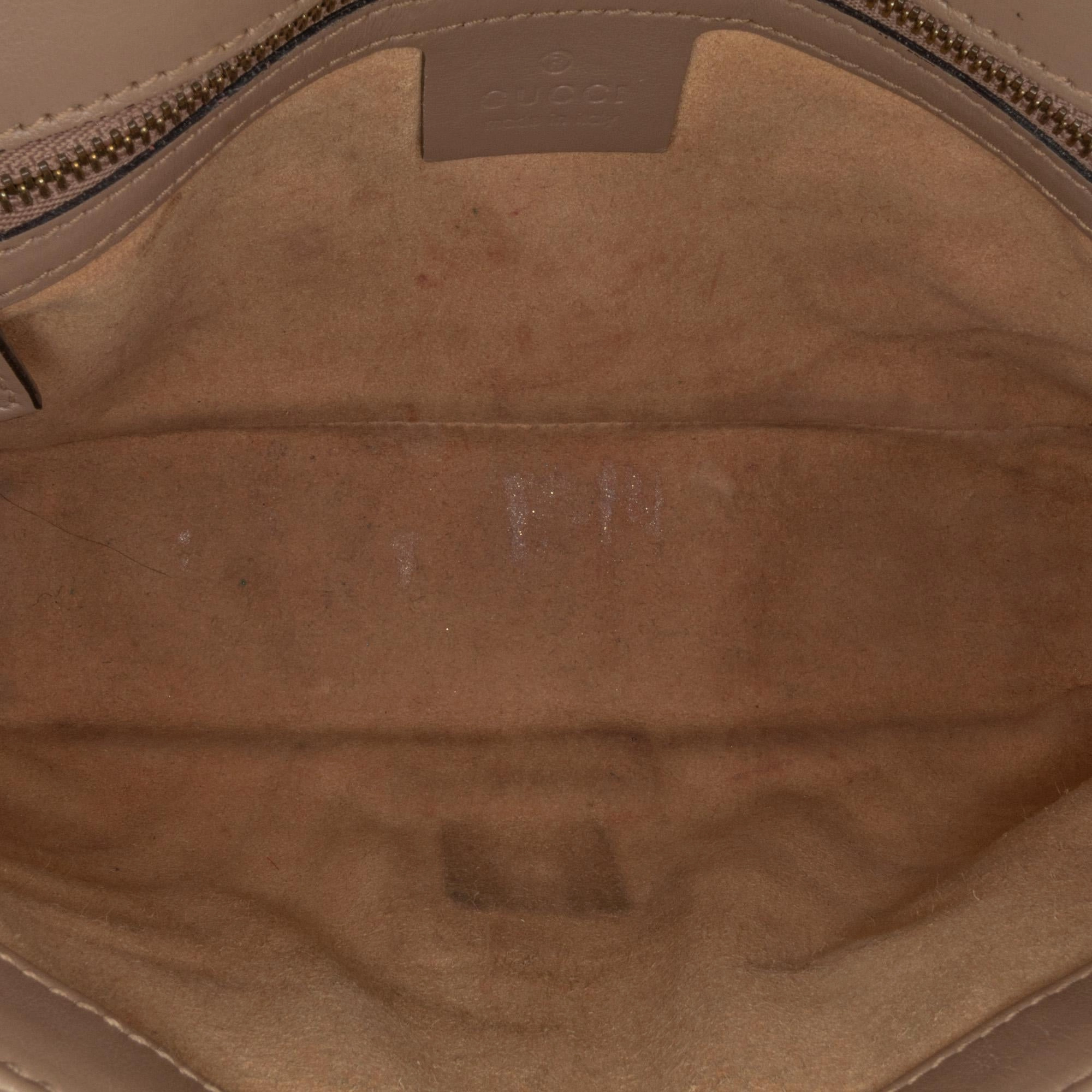 Gucci Small GG Marmont Matelasse Crossbody Bag (SHG-WEebbv)