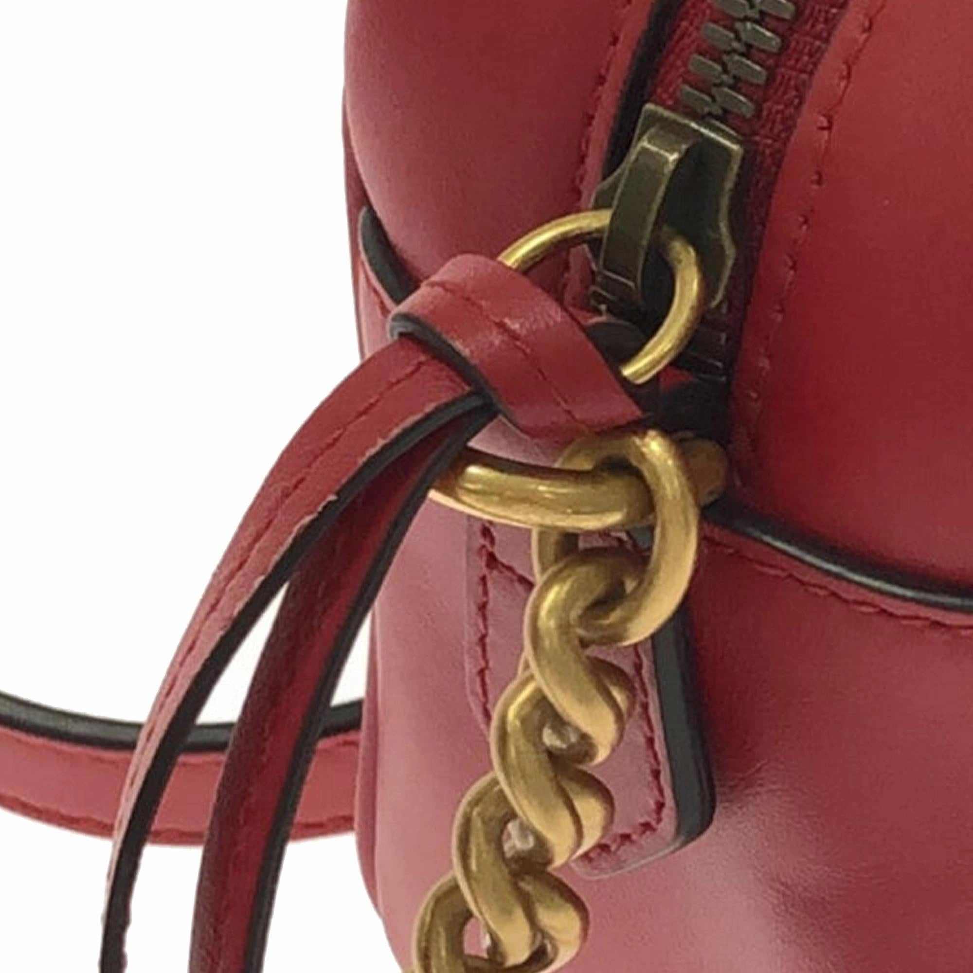 Gucci Small GG Marmont Matelasse Crossbody (SHG-NUxC1I)