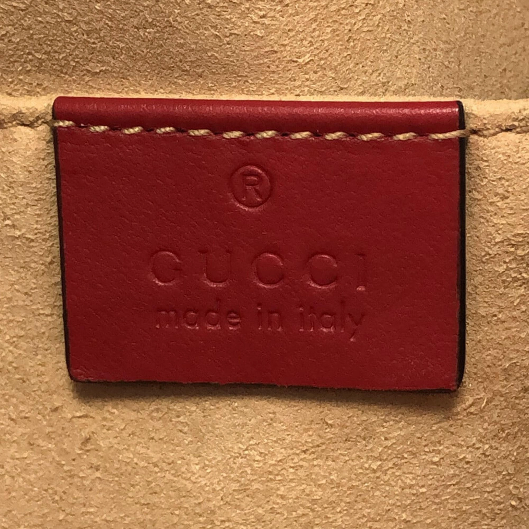 Gucci Small GG Marmont Matelasse Crossbody (SHG-NUxC1I)