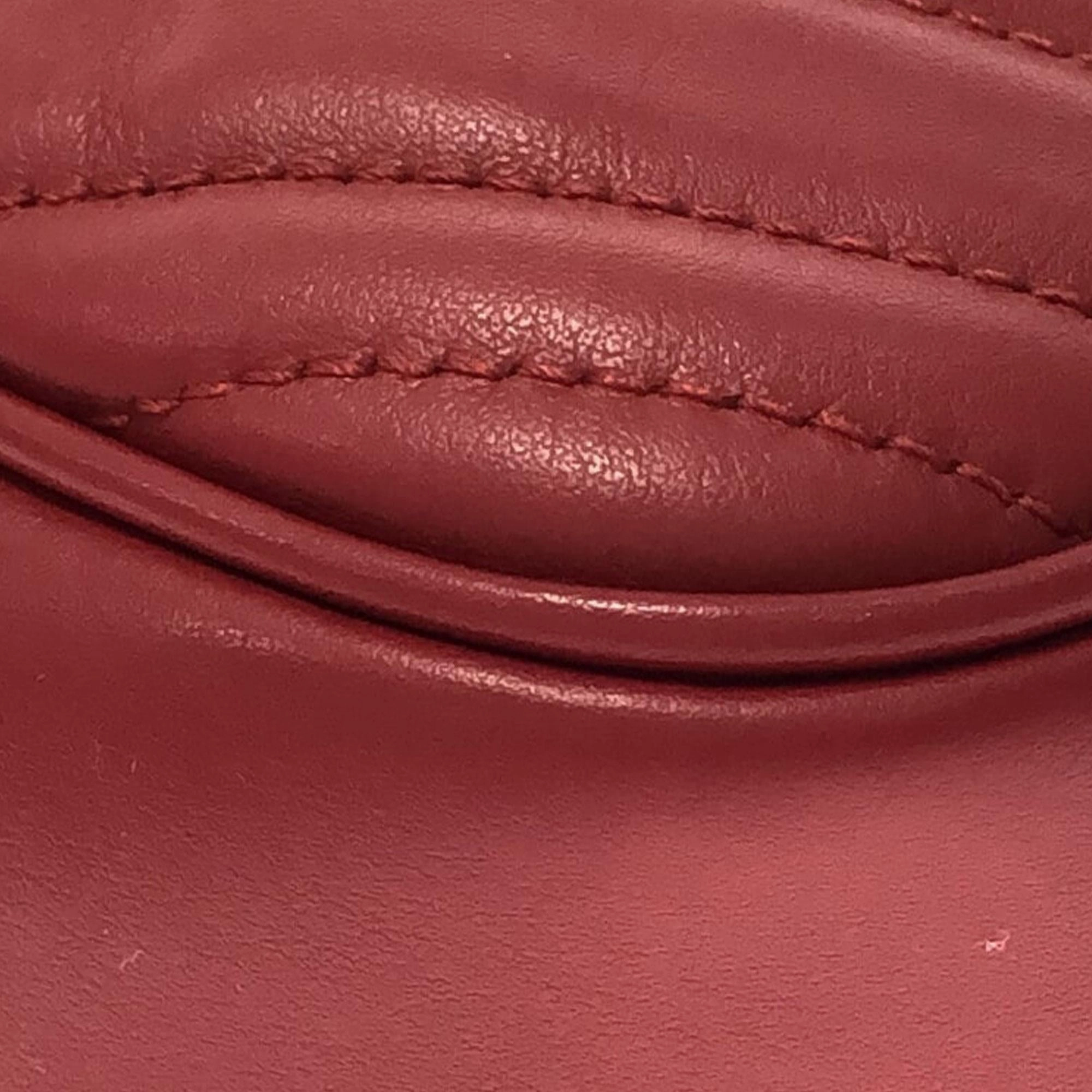 Gucci Small GG Marmont Matelasse Crossbody (SHG-NUxC1I)
