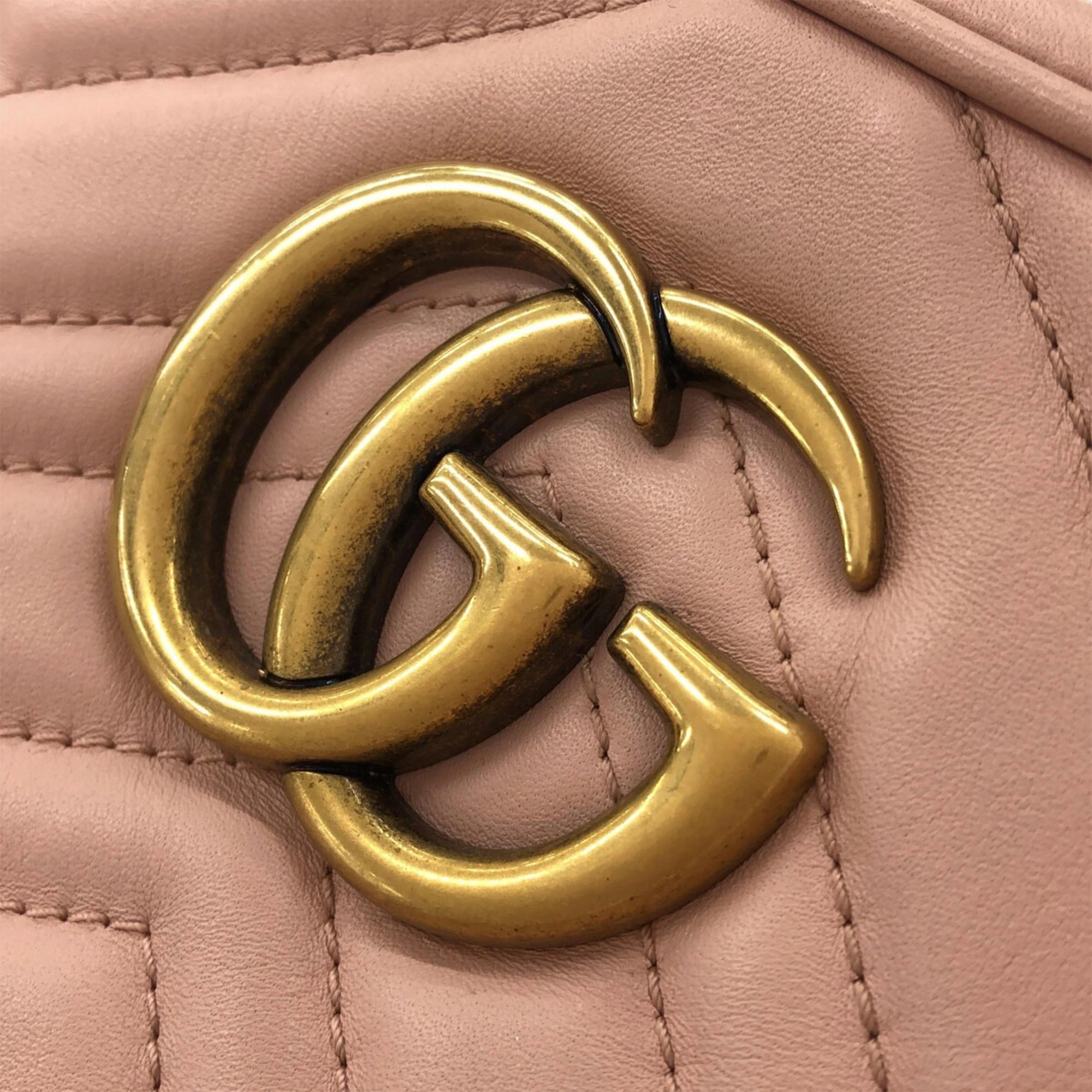Gucci Small GG Marmont Matelasse Crossbody (SHG-Nzgu8j)