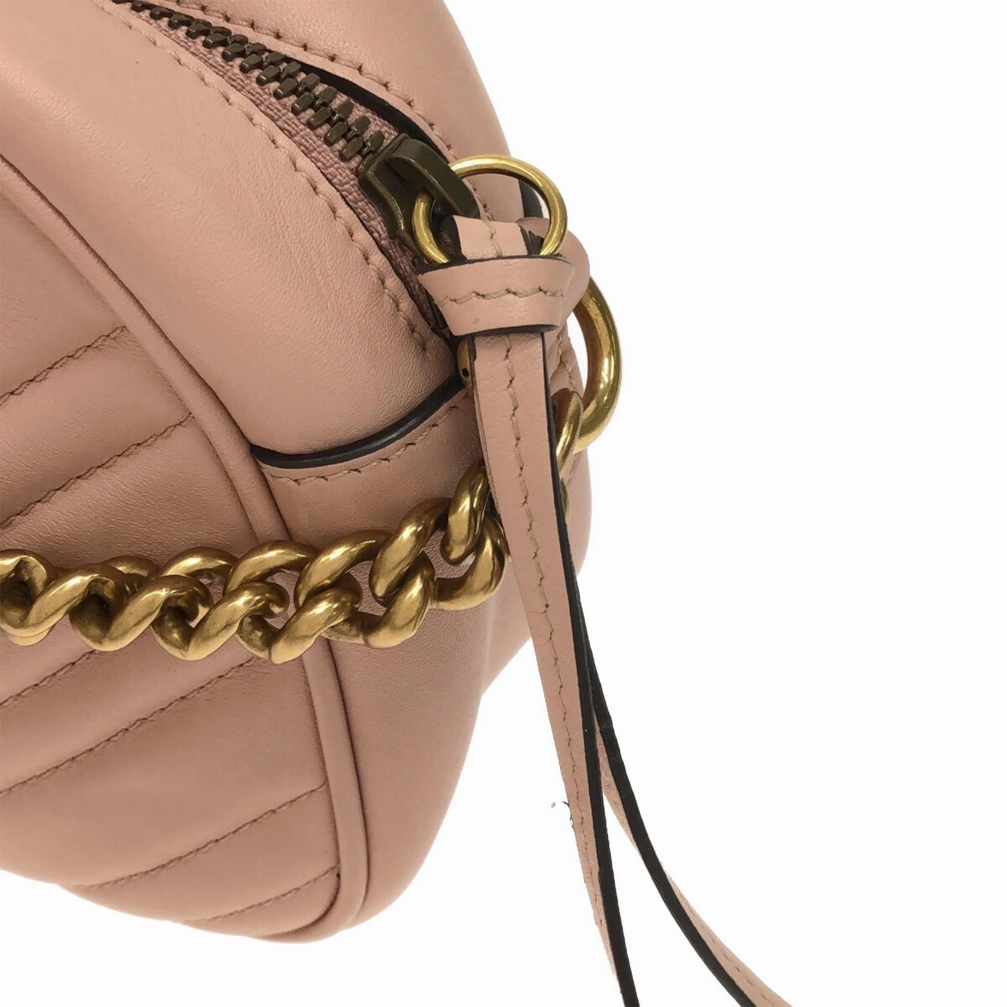 Gucci Small GG Marmont Matelasse Crossbody (SHG-Nzgu8j)