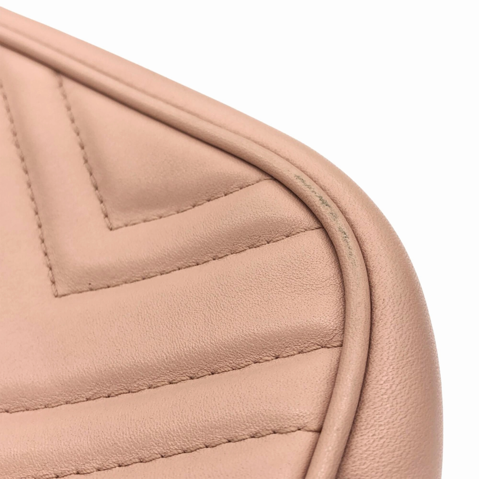 Gucci Small GG Marmont Matelasse Crossbody (SHG-Nzgu8j)