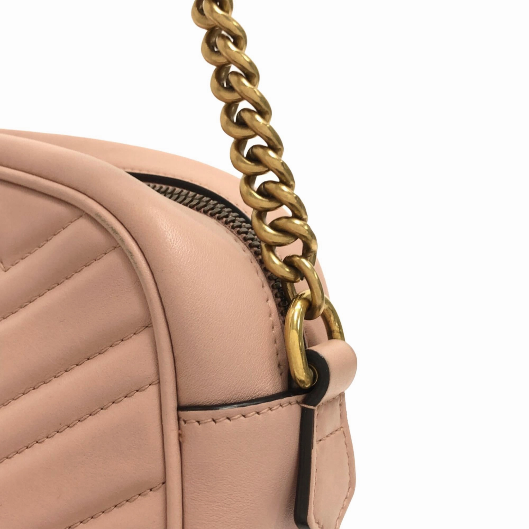 Gucci Small GG Marmont Matelasse Crossbody (SHG-Nzgu8j)