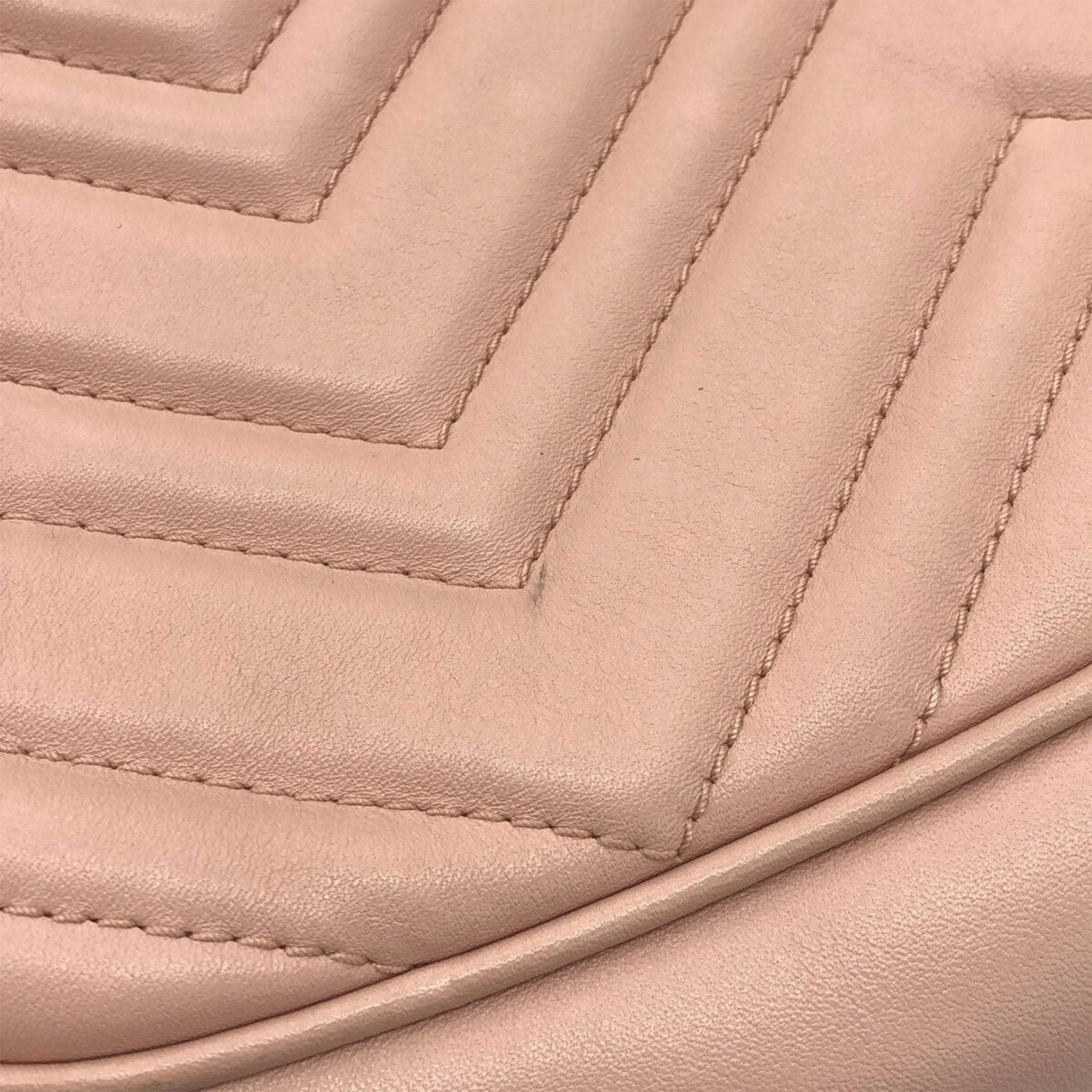 Gucci Small GG Marmont Matelasse Crossbody (SHG-Nzgu8j)
