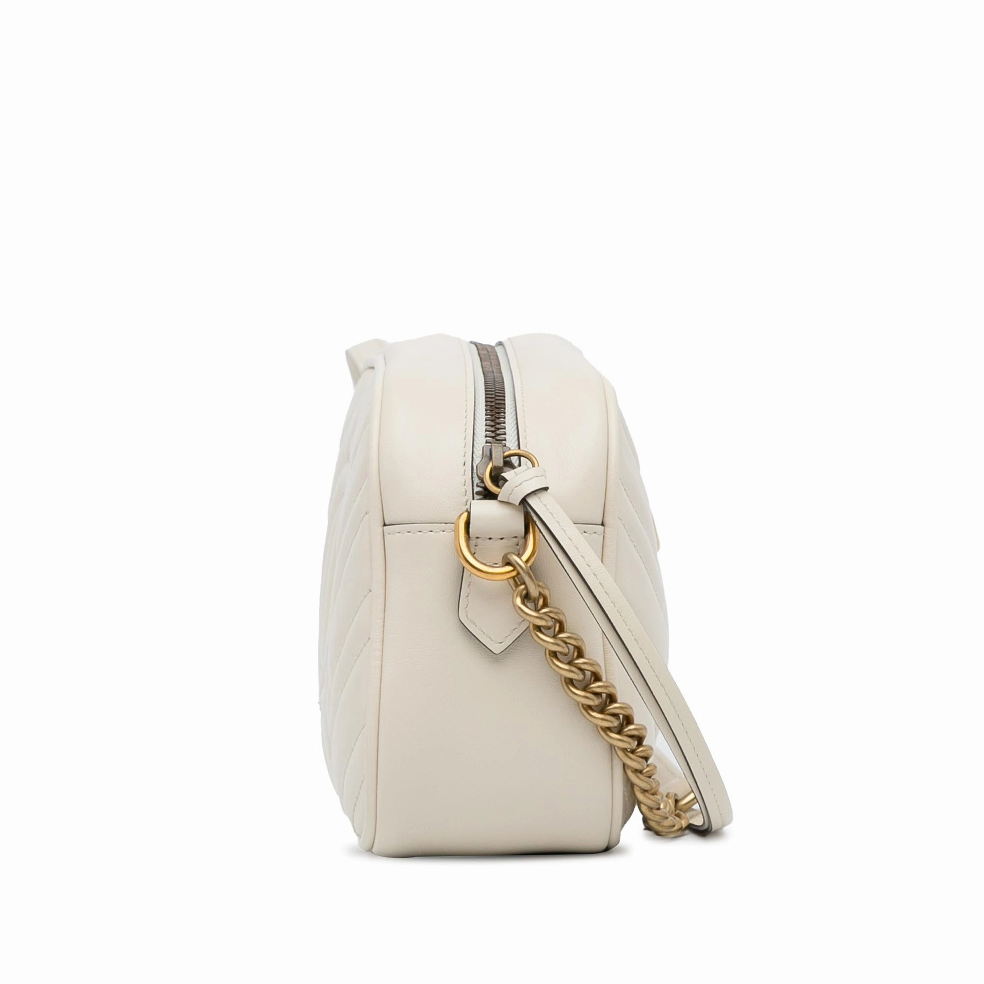 Gucci Small GG Marmont Matelasse Crossbody (SHG-XJh1aH)