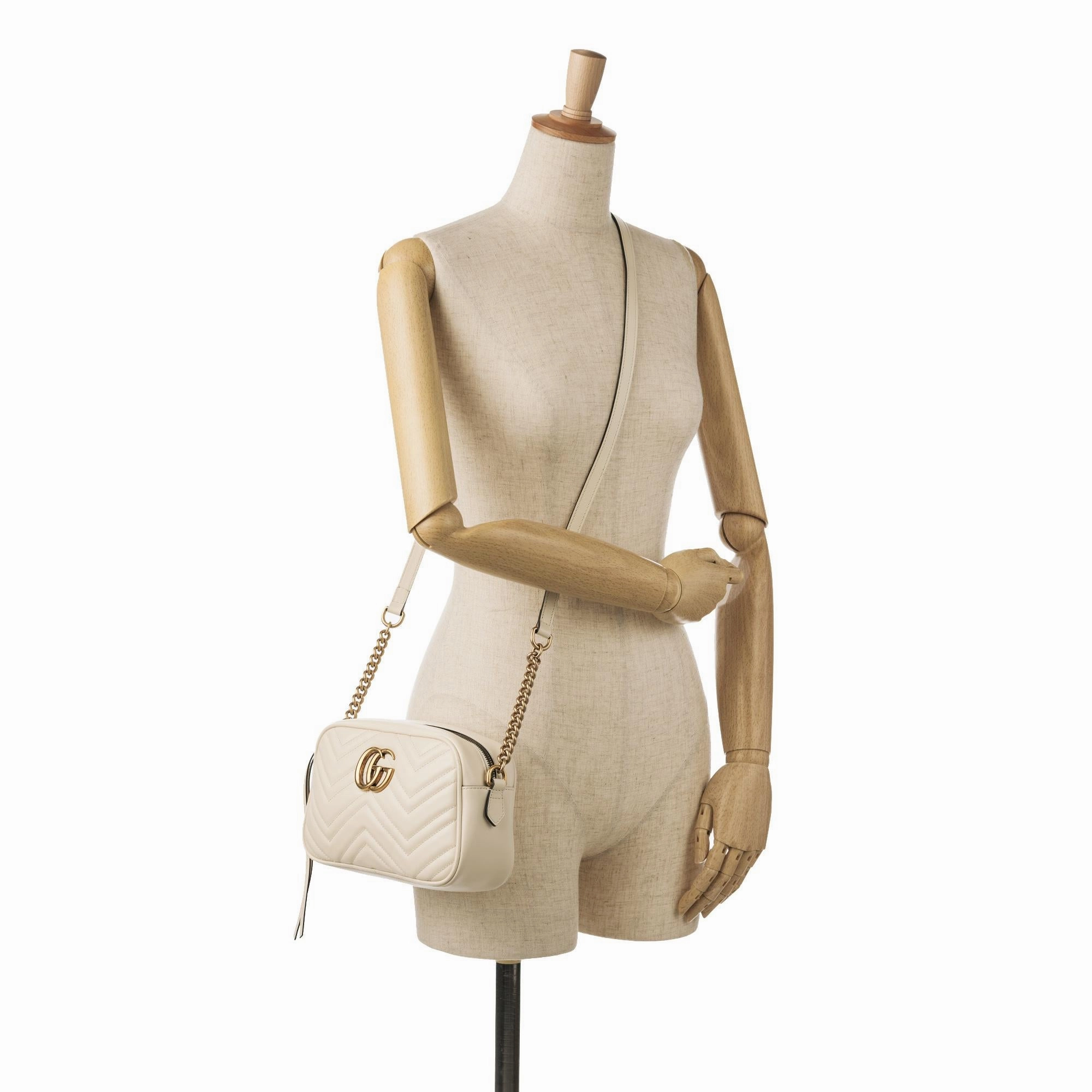 Gucci Small GG Marmont Matelasse Crossbody (SHG-XJh1aH)