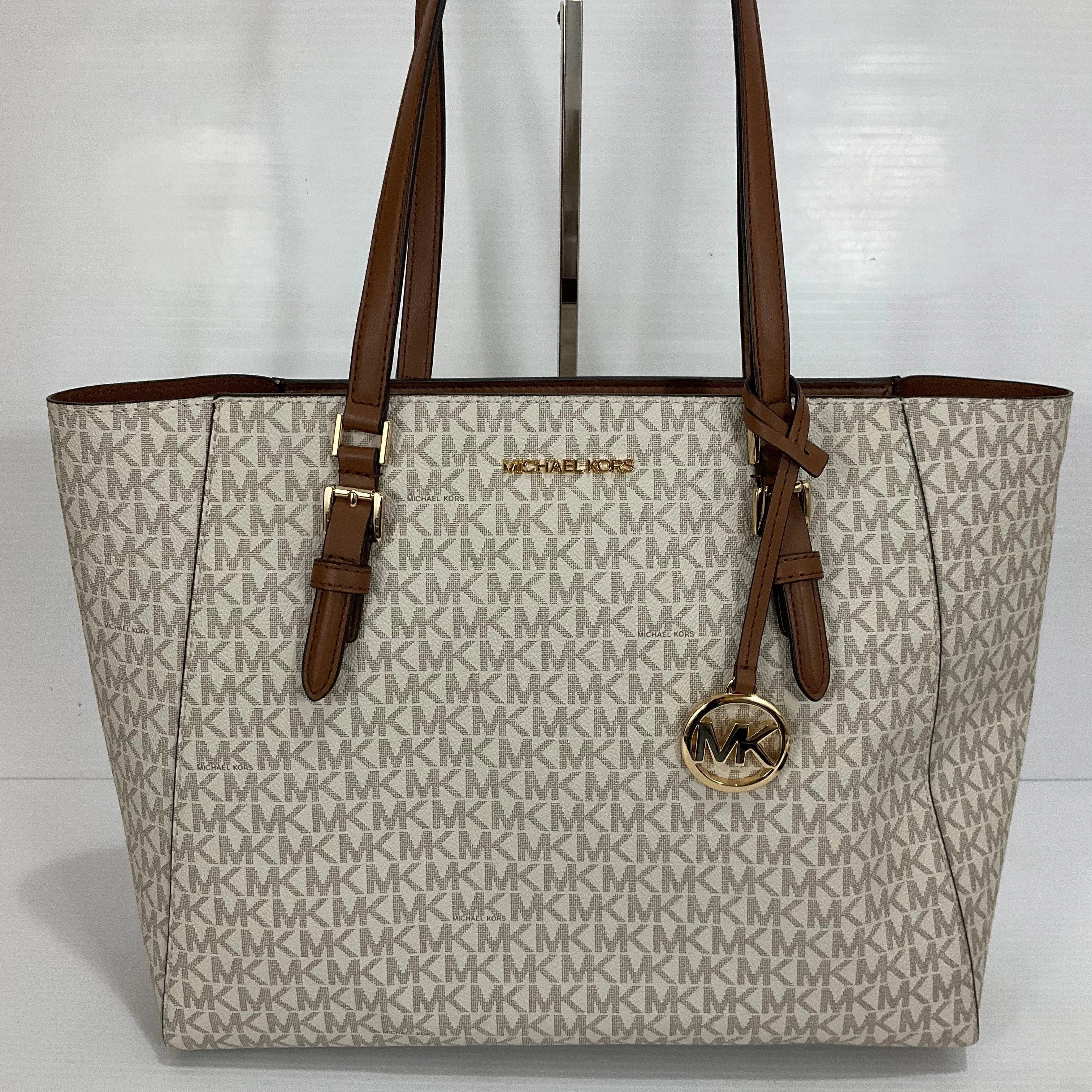 Handbag Designer By Michael Kors In White, Size:Medium