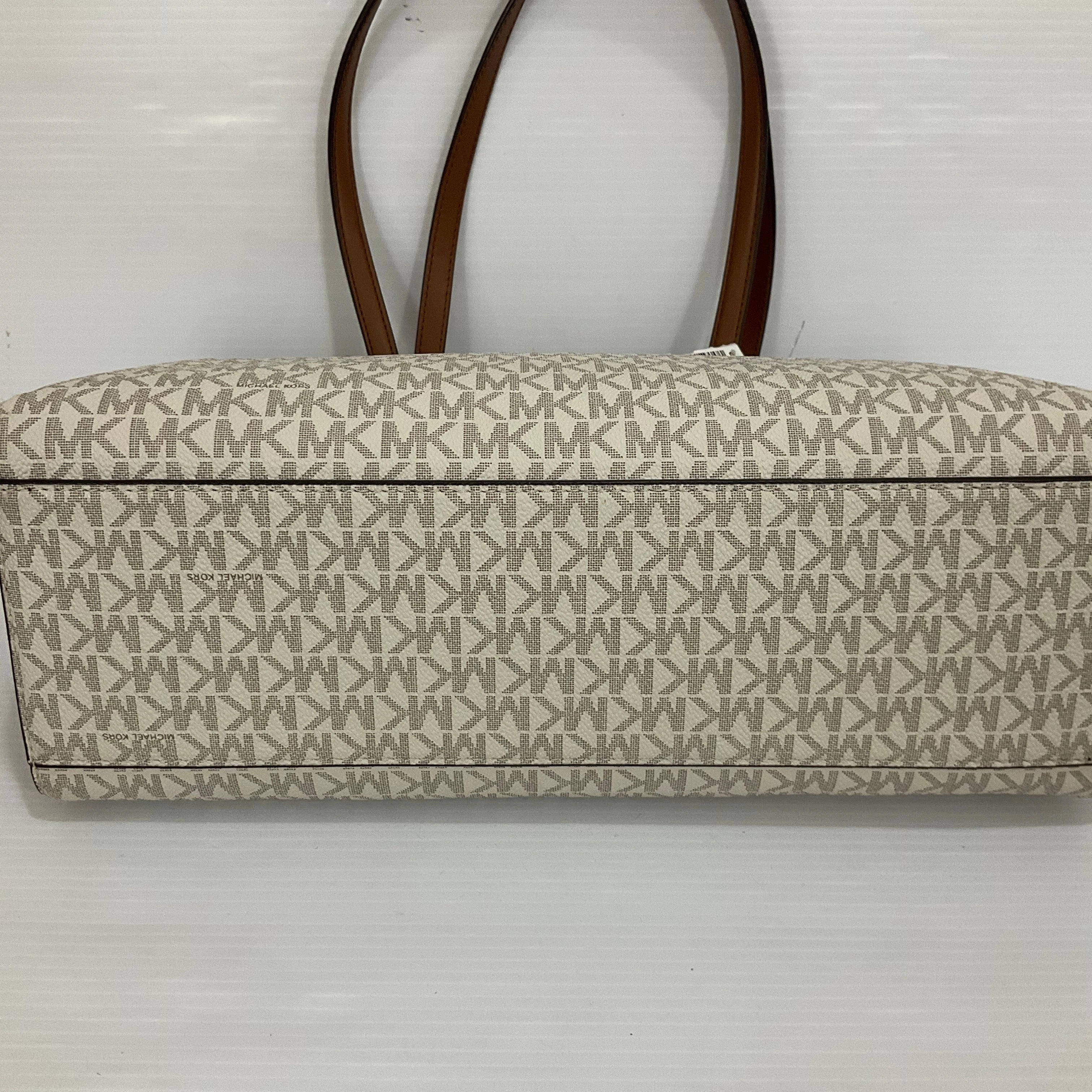 Handbag Designer By Michael Kors In White, Size:Medium