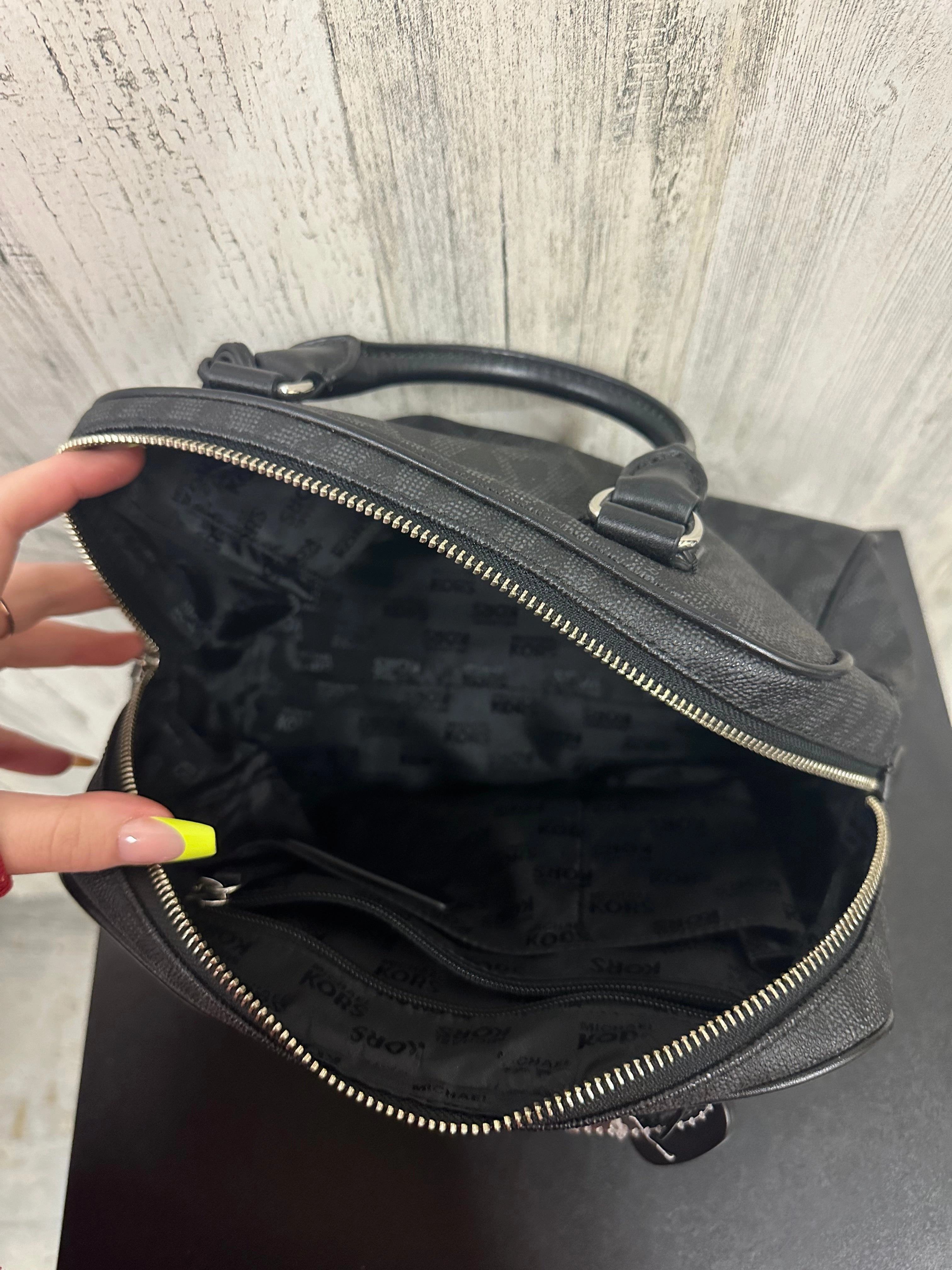 Handbag Designer By Michael Kors  Size: Medium