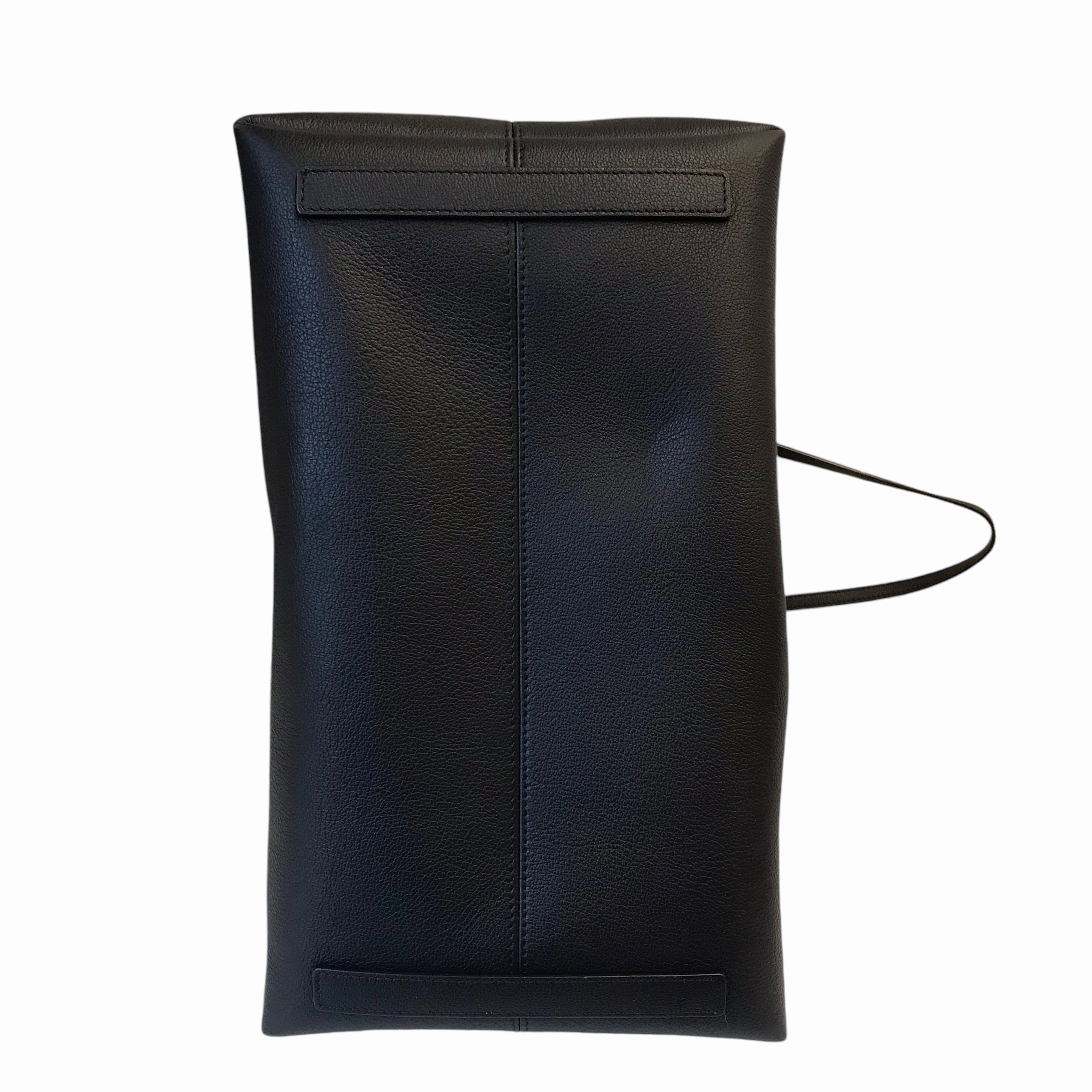 Handbag Luxury Designer By Burberry In Black, Size:Large