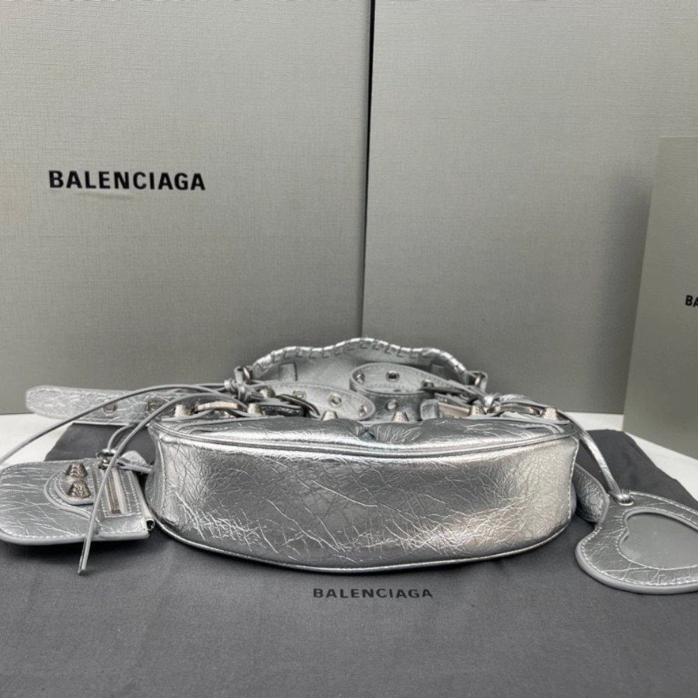 Le Cagole XS Metallized In Silver Leather Shoulder Bag for Women