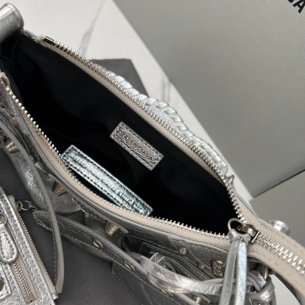 Le Cagole XS Metallized In Silver Leather Shoulder Bag for Women