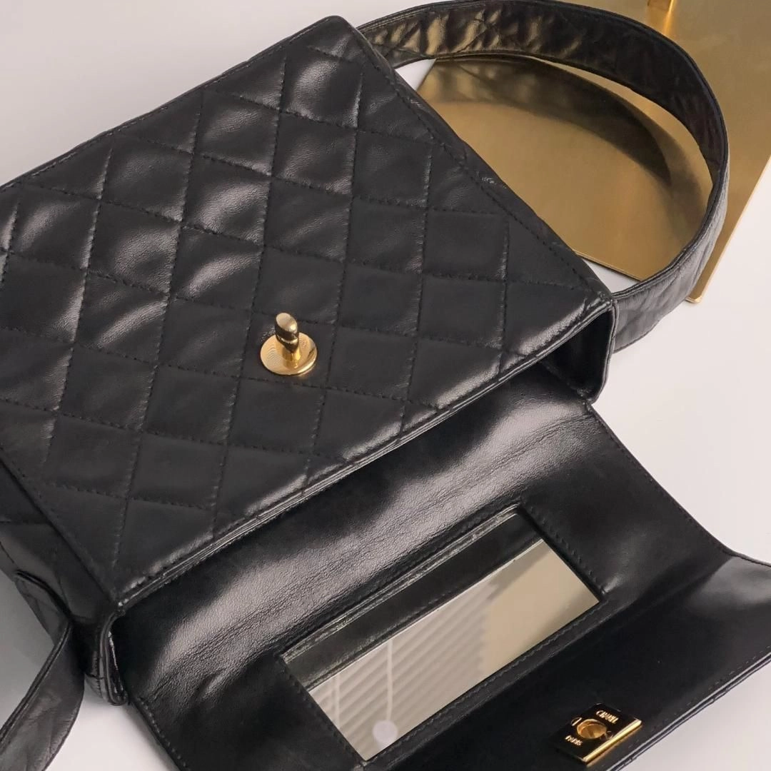Leather crossbody bag Chanel Black in Leather MR21032025437294