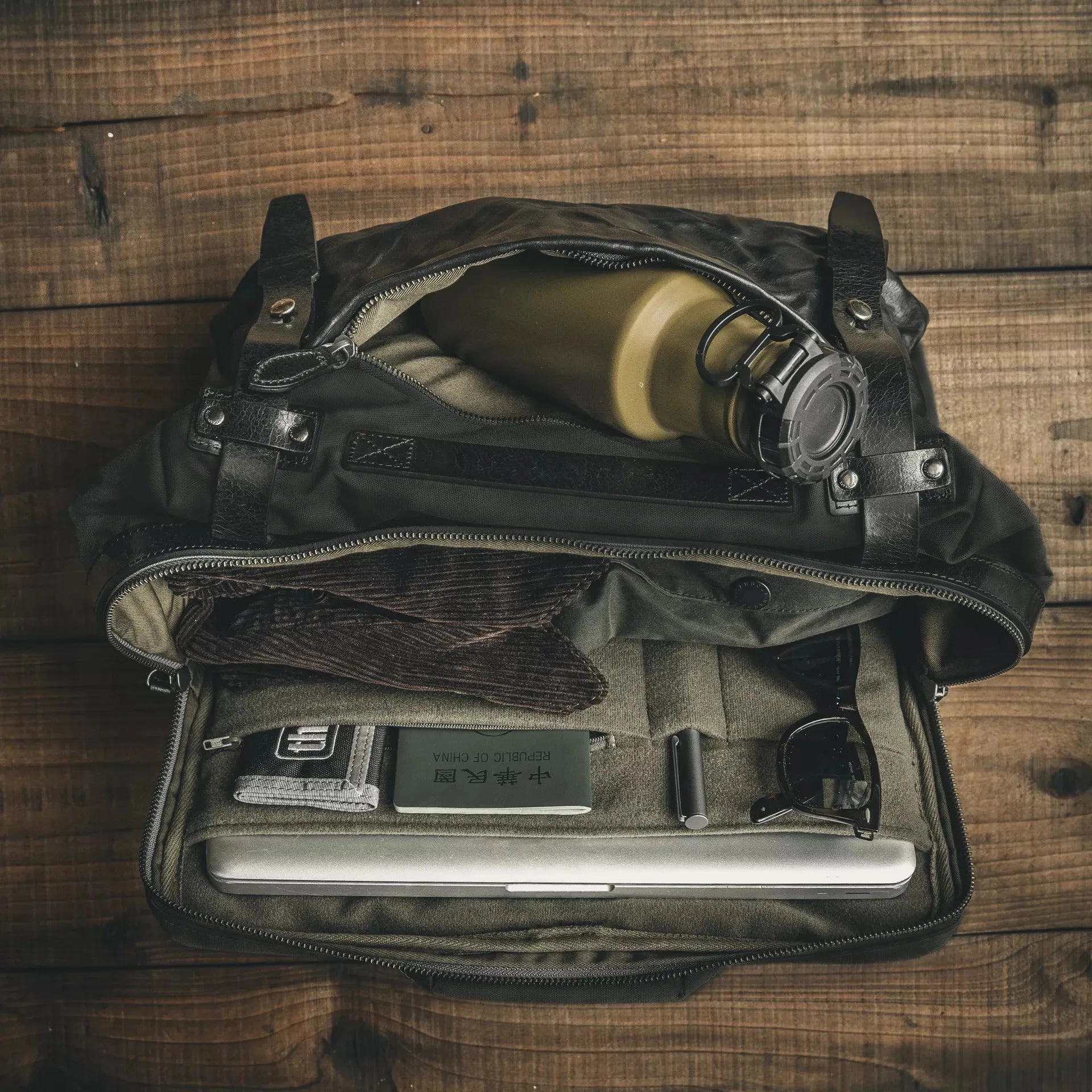 Lightning Rider Sling Bag 12L